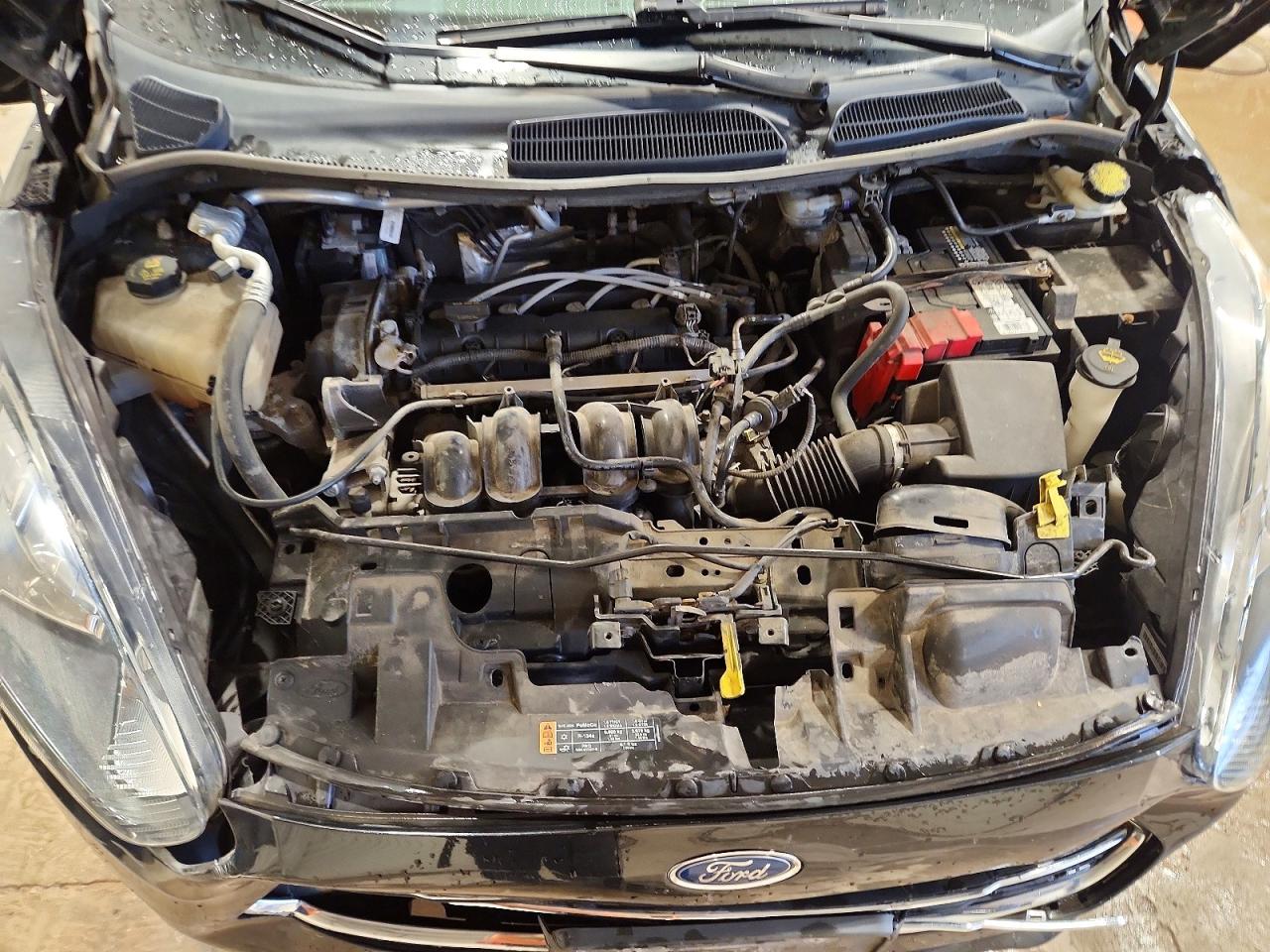 2015 Ford Fiesta Se Черный vin: 3FADP4BJ1FM158143