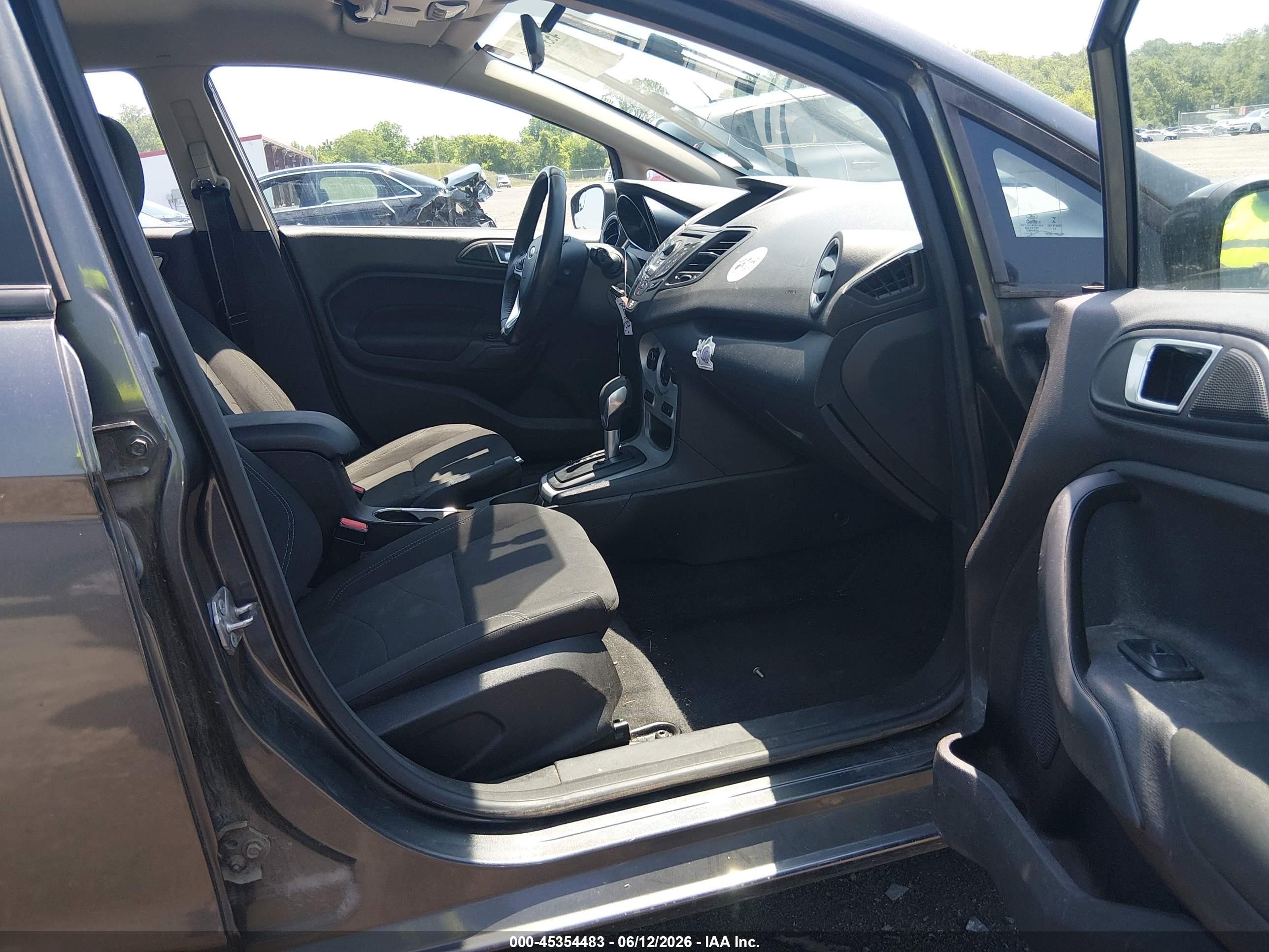2015 Ford Fiesta Se Gray vin: 3FADP4BJ1FM175511