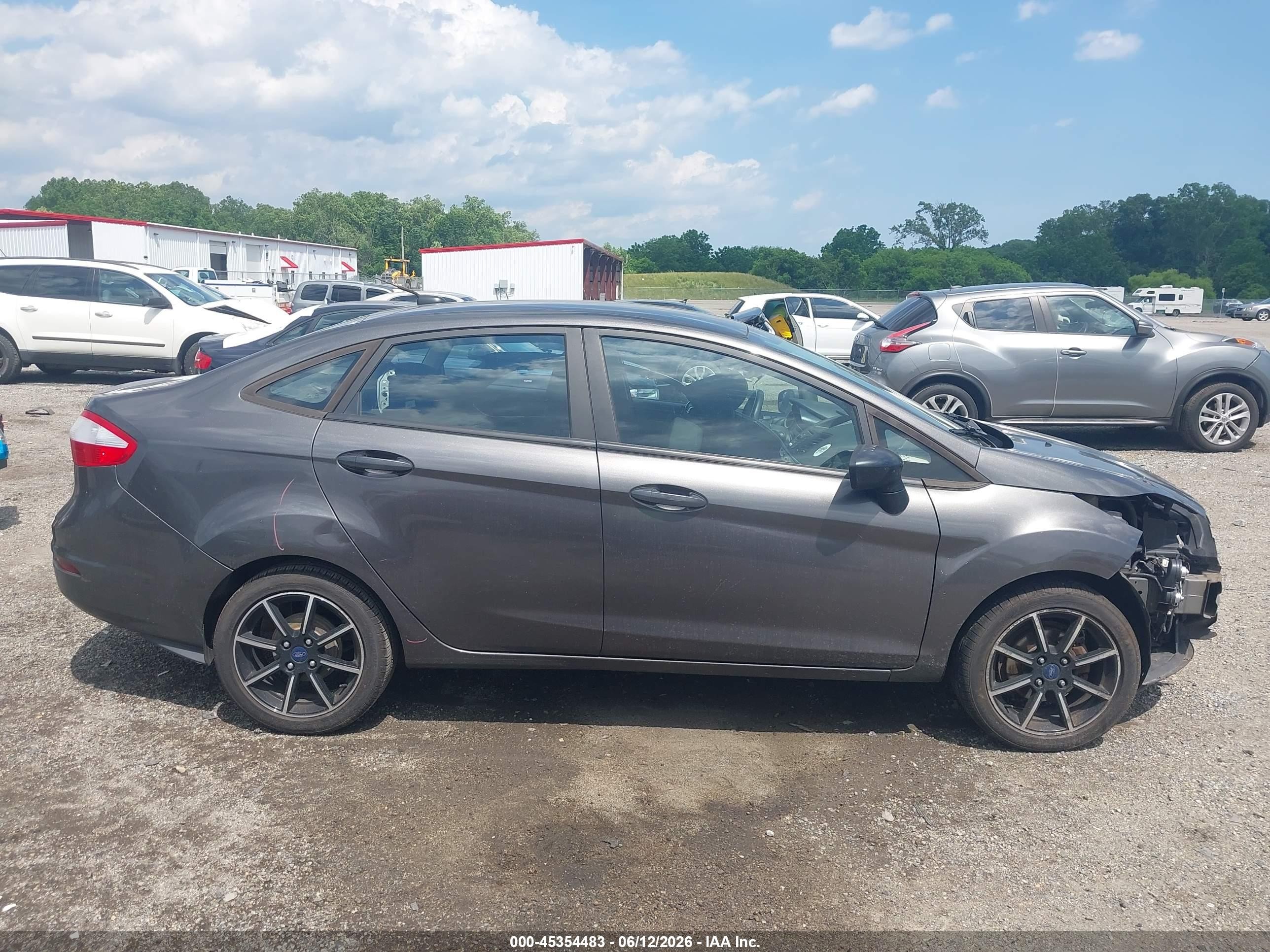2015 Ford Fiesta Se Gray vin: 3FADP4BJ1FM175511