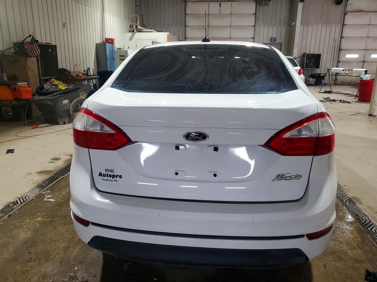 2017 Ford Fiesta Se White vin: 3FADP4BJ1HM125078