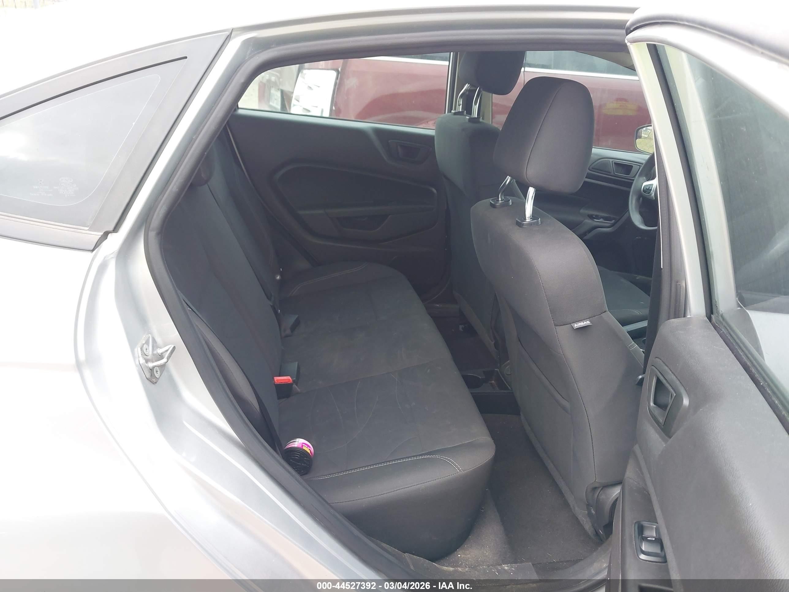 2019 Ford Fiesta Se Silver vin: 3FADP4BJ1KM162901