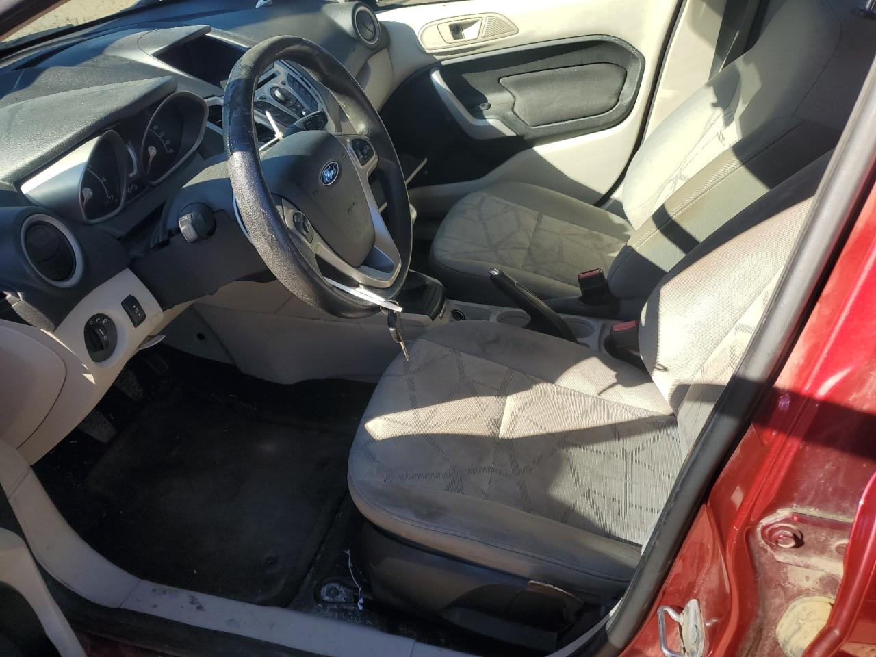 2011 Ford Fiesta Se Red vin: 3FADP4BJ2BM173924
