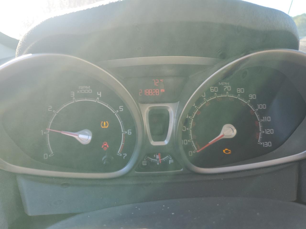 2011 Ford Fiesta Se Red vin: 3FADP4BJ2BM173924