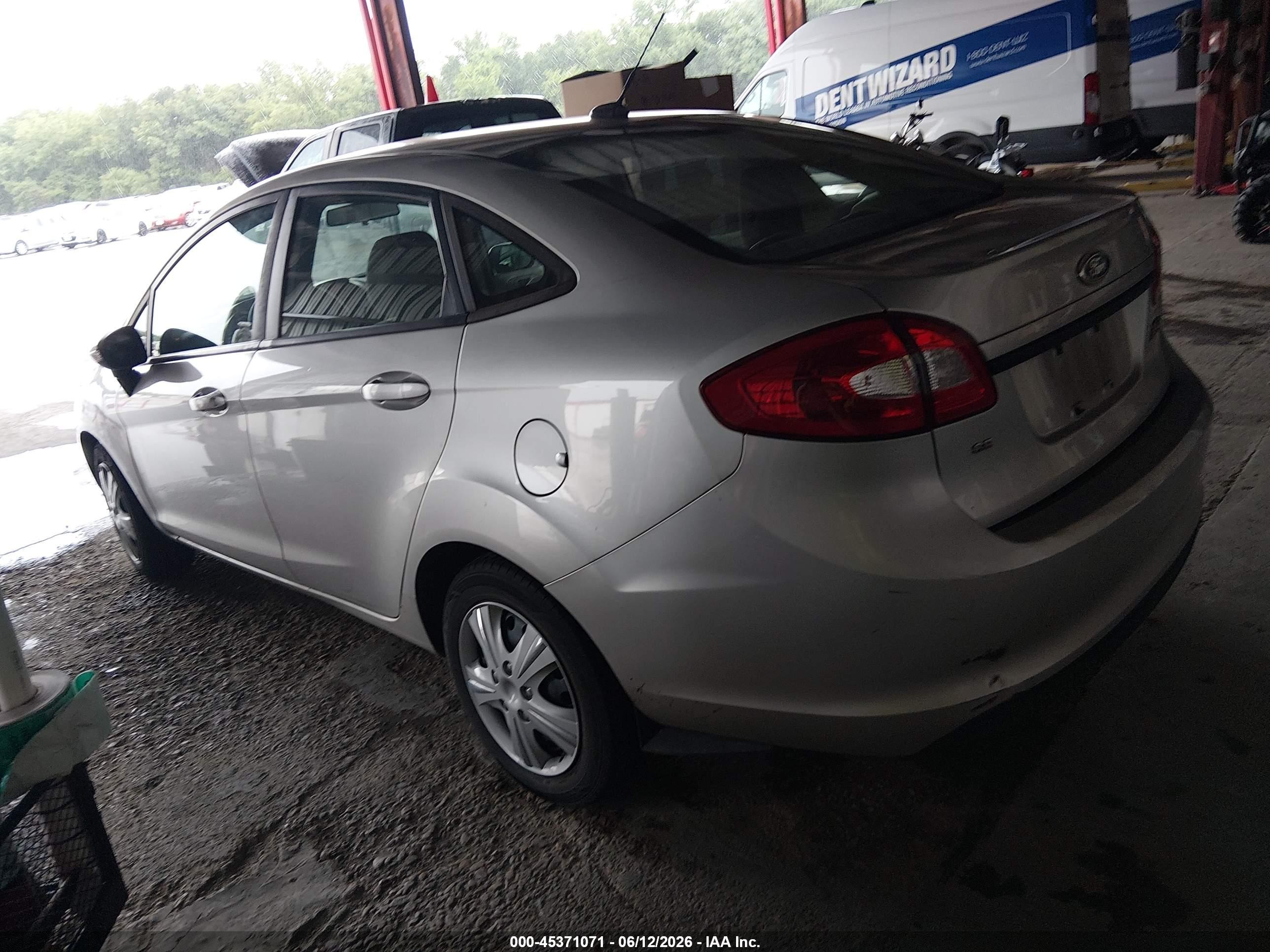 2013 Ford Fiesta Se Серебряный vin: 3FADP4BJ2DM118747