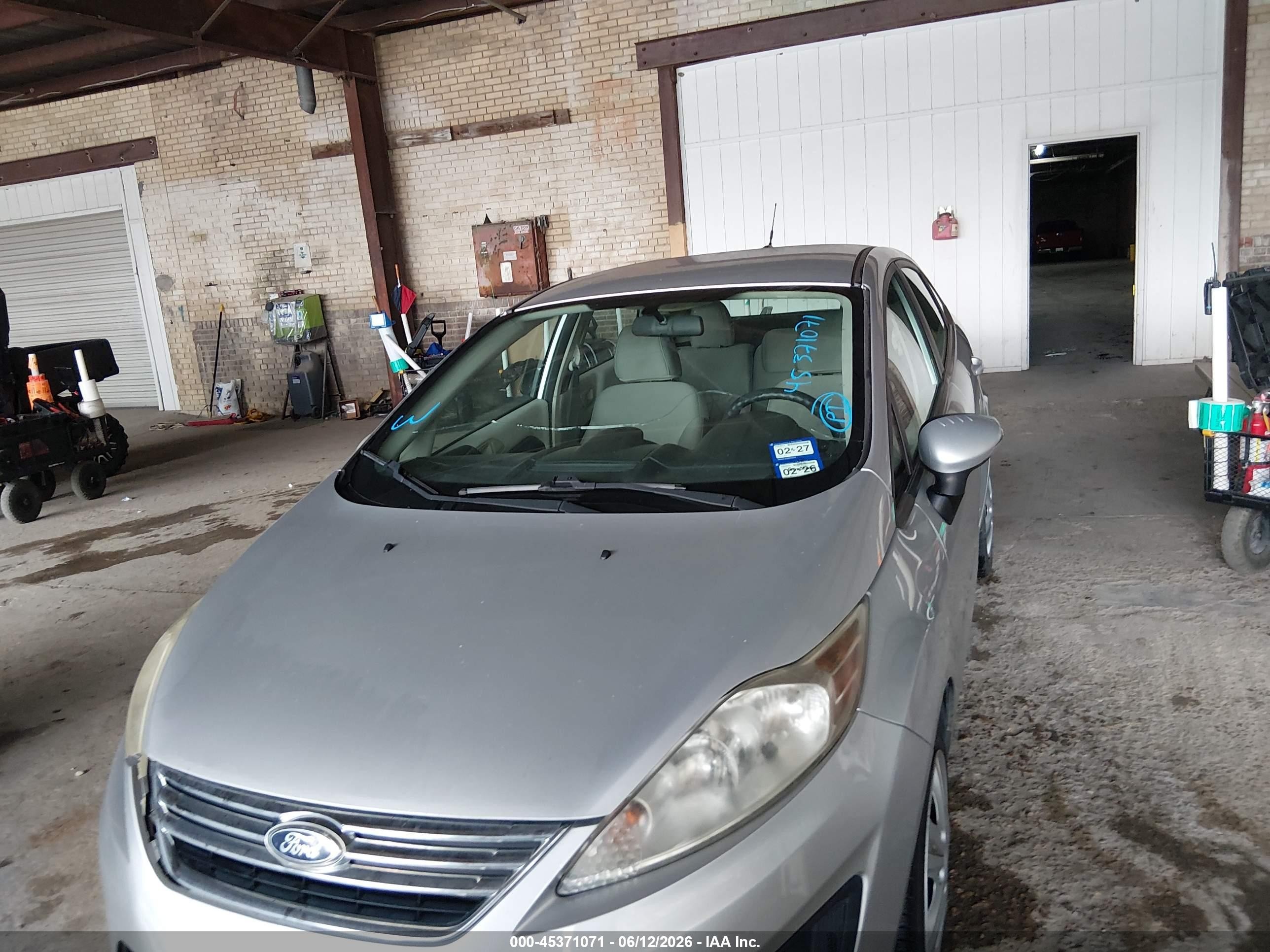 2013 Ford Fiesta Se Серебряный vin: 3FADP4BJ2DM118747