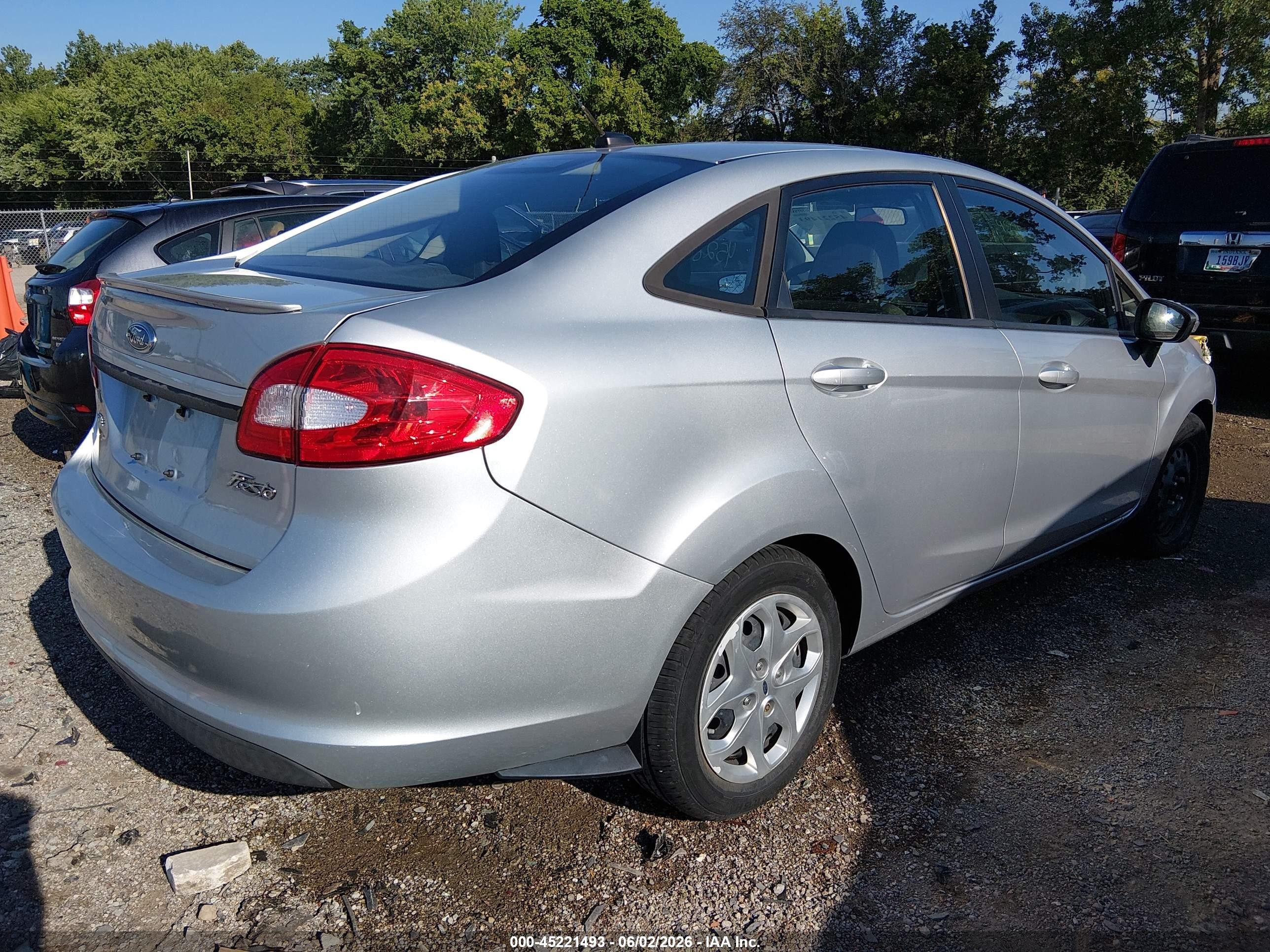 2013 Ford Fiesta Se Silver vin: 3FADP4BJ2DM204138