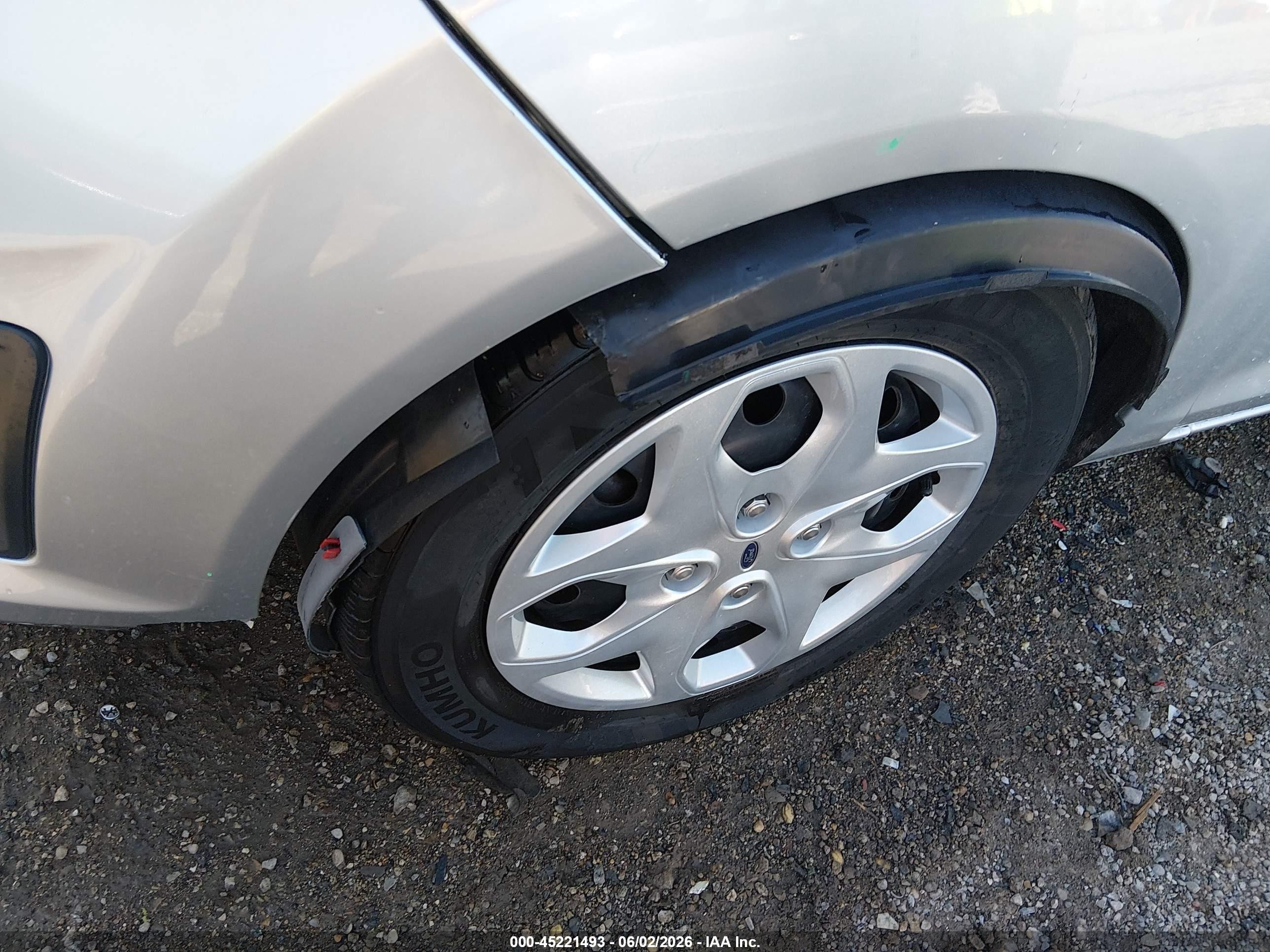 2013 Ford Fiesta Se Silver vin: 3FADP4BJ2DM204138
