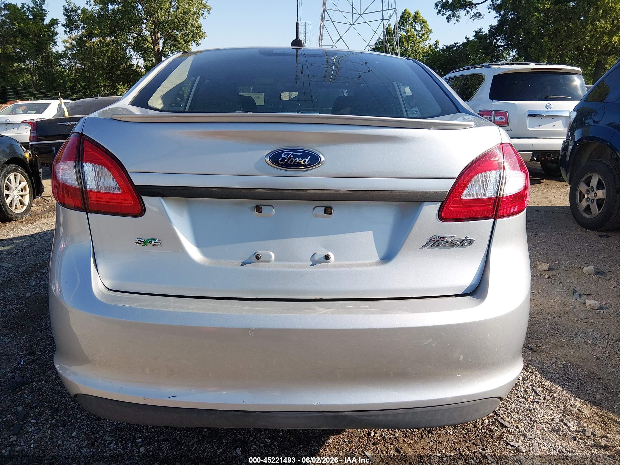 2013 Ford Fiesta Se Silver vin: 3FADP4BJ2DM204138