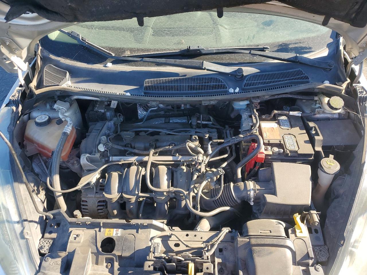 2014 Ford Fiesta Silver vin: 3FADP4BJ2EM102386