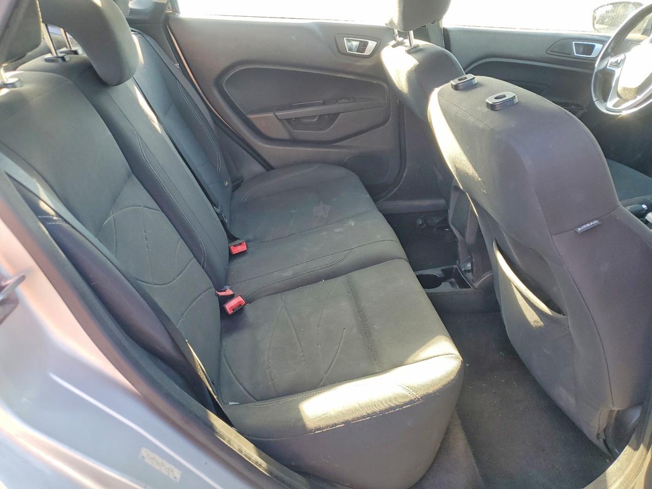2014 Ford Fiesta Silver vin: 3FADP4BJ2EM102386