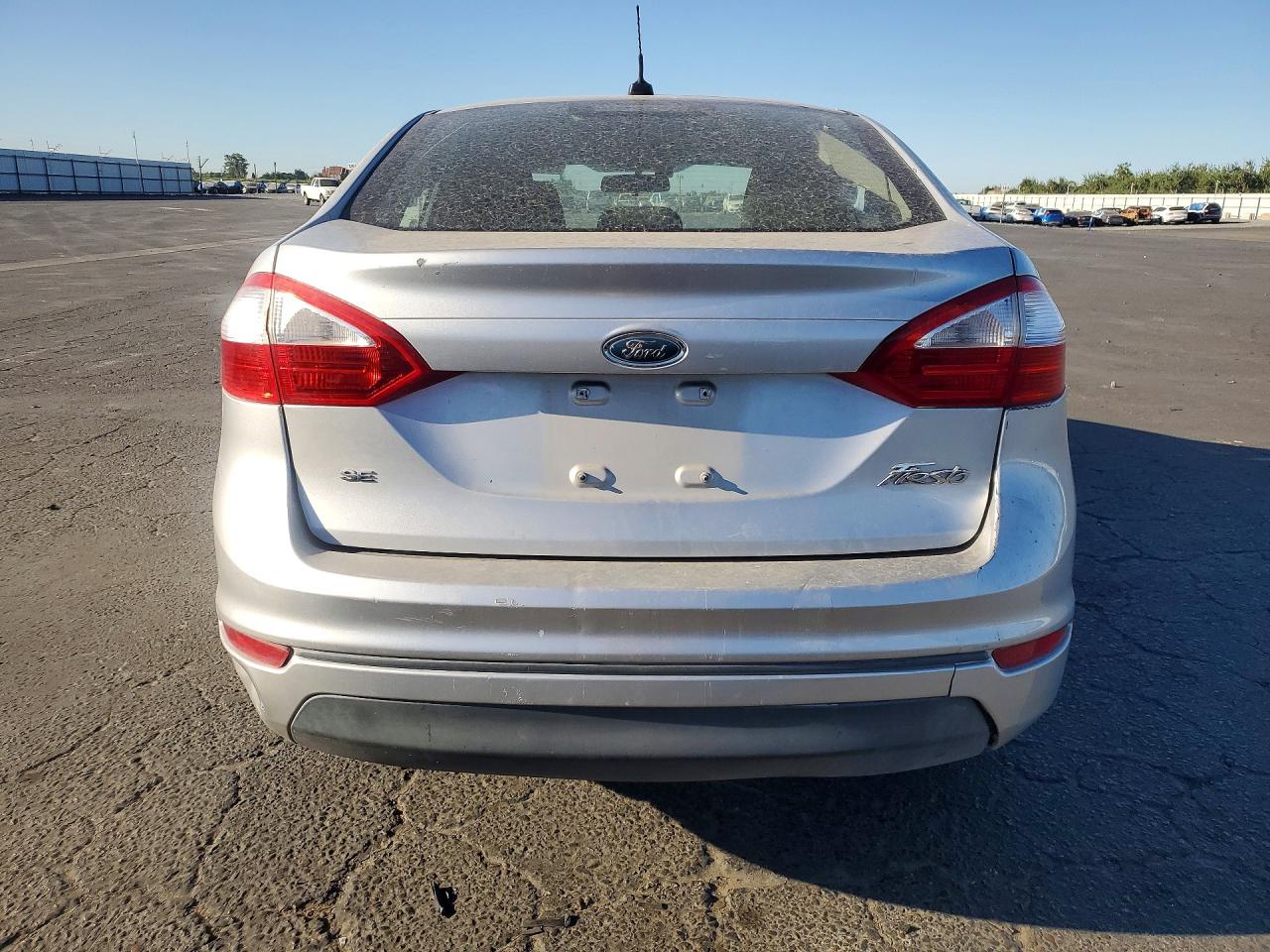 2014 Ford Fiesta Silver vin: 3FADP4BJ2EM102386