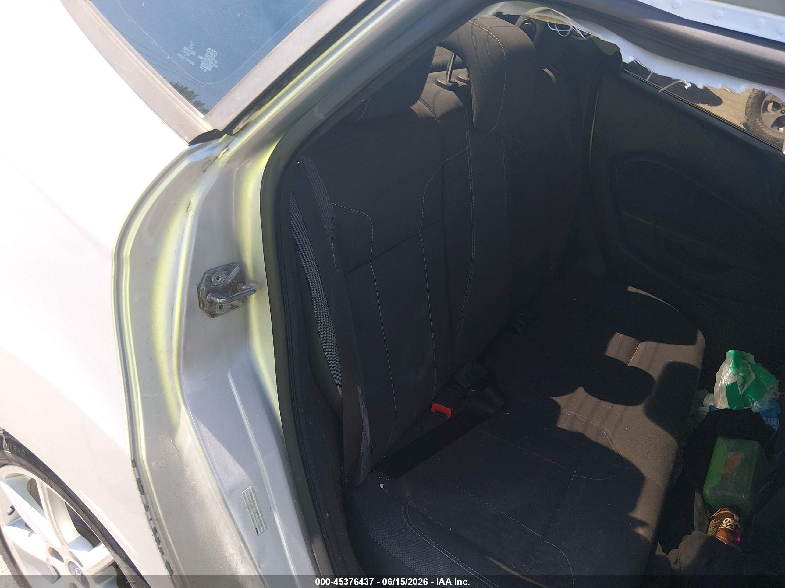 2014 Ford Fiesta Se Серебряный vin: 3FADP4BJ2EM225928