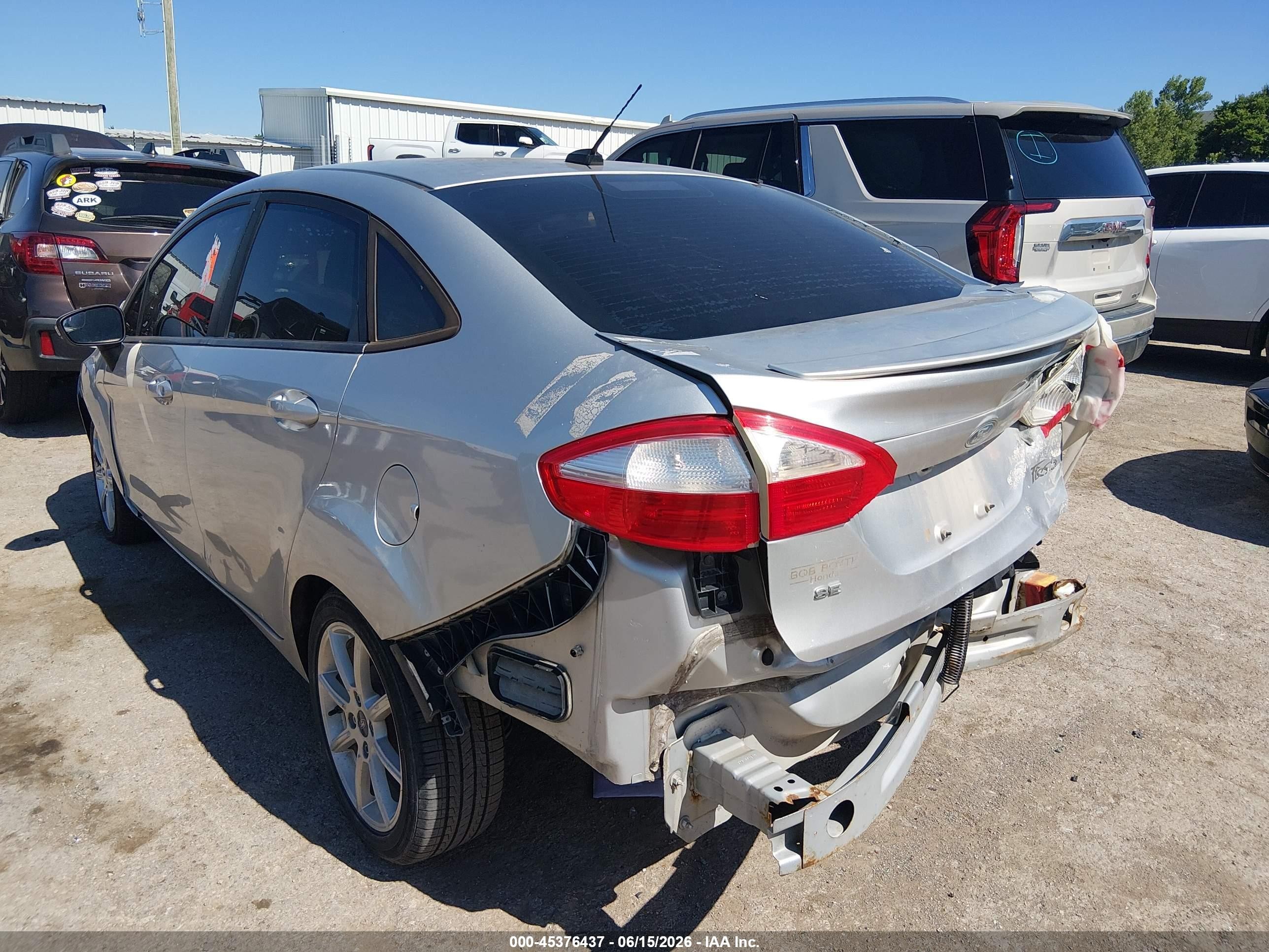 2014 Ford Fiesta Se Серебряный vin: 3FADP4BJ2EM225928