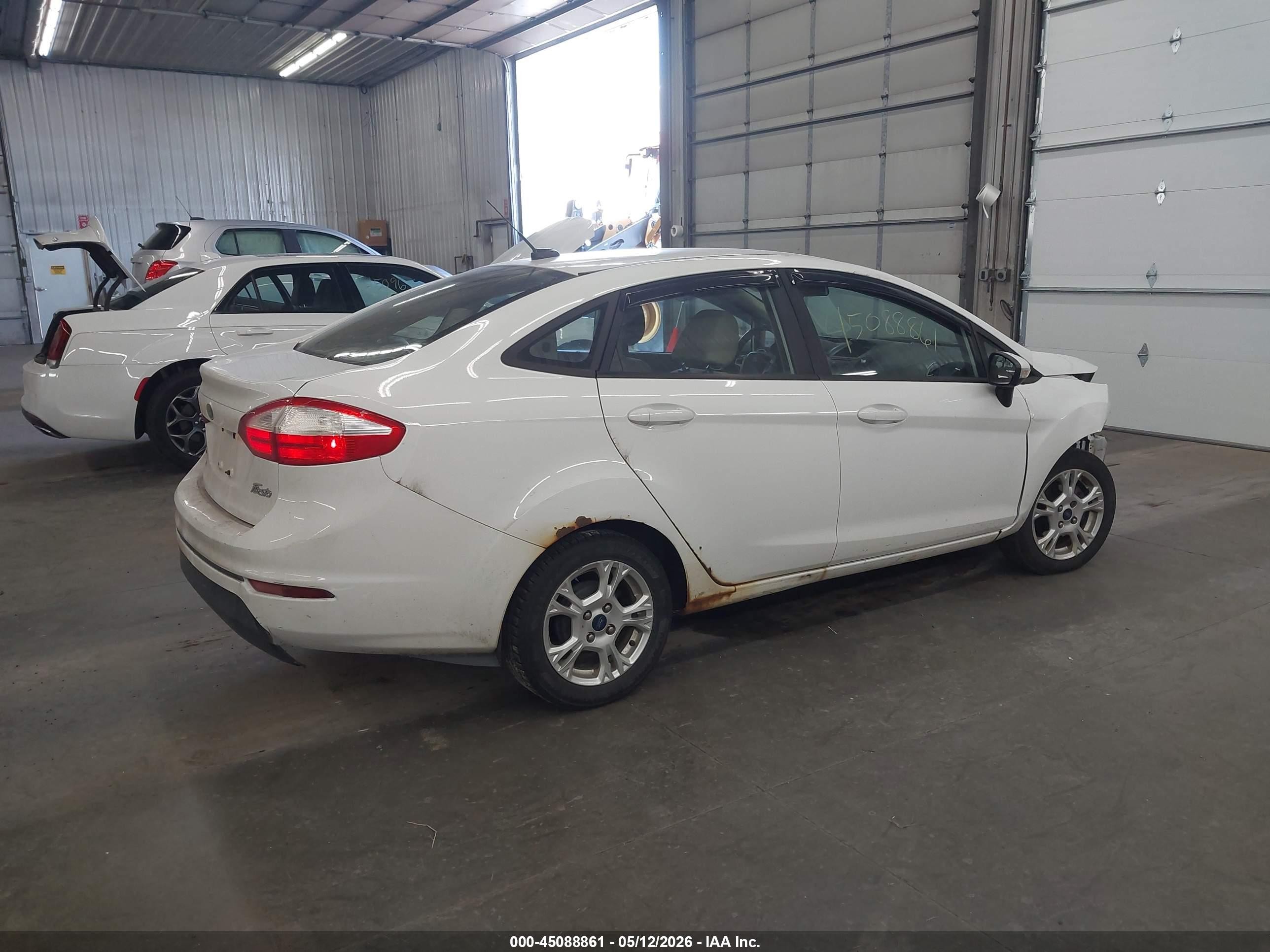 2015 Ford Fiesta Se Белый vin: 3FADP4BJ2FM130142