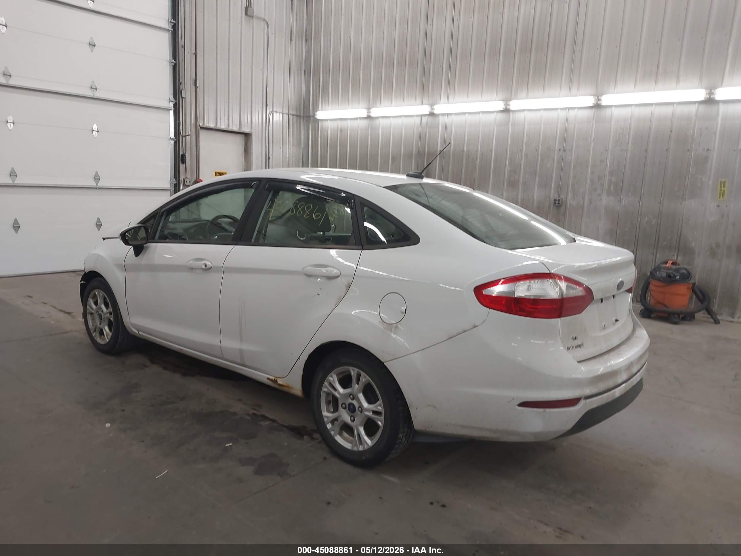 2015 Ford Fiesta Se Белый vin: 3FADP4BJ2FM130142