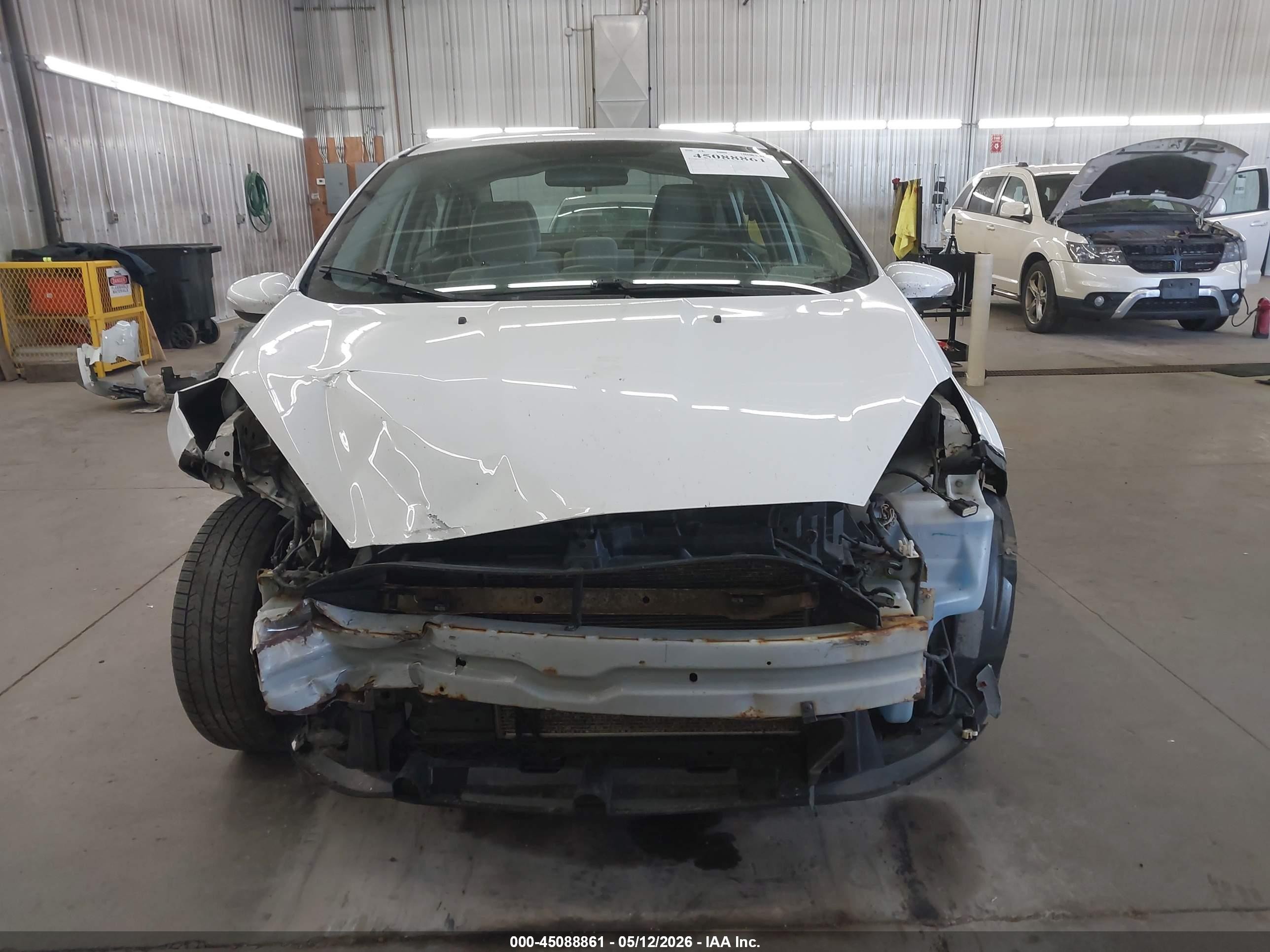 2015 Ford Fiesta Se Белый vin: 3FADP4BJ2FM130142