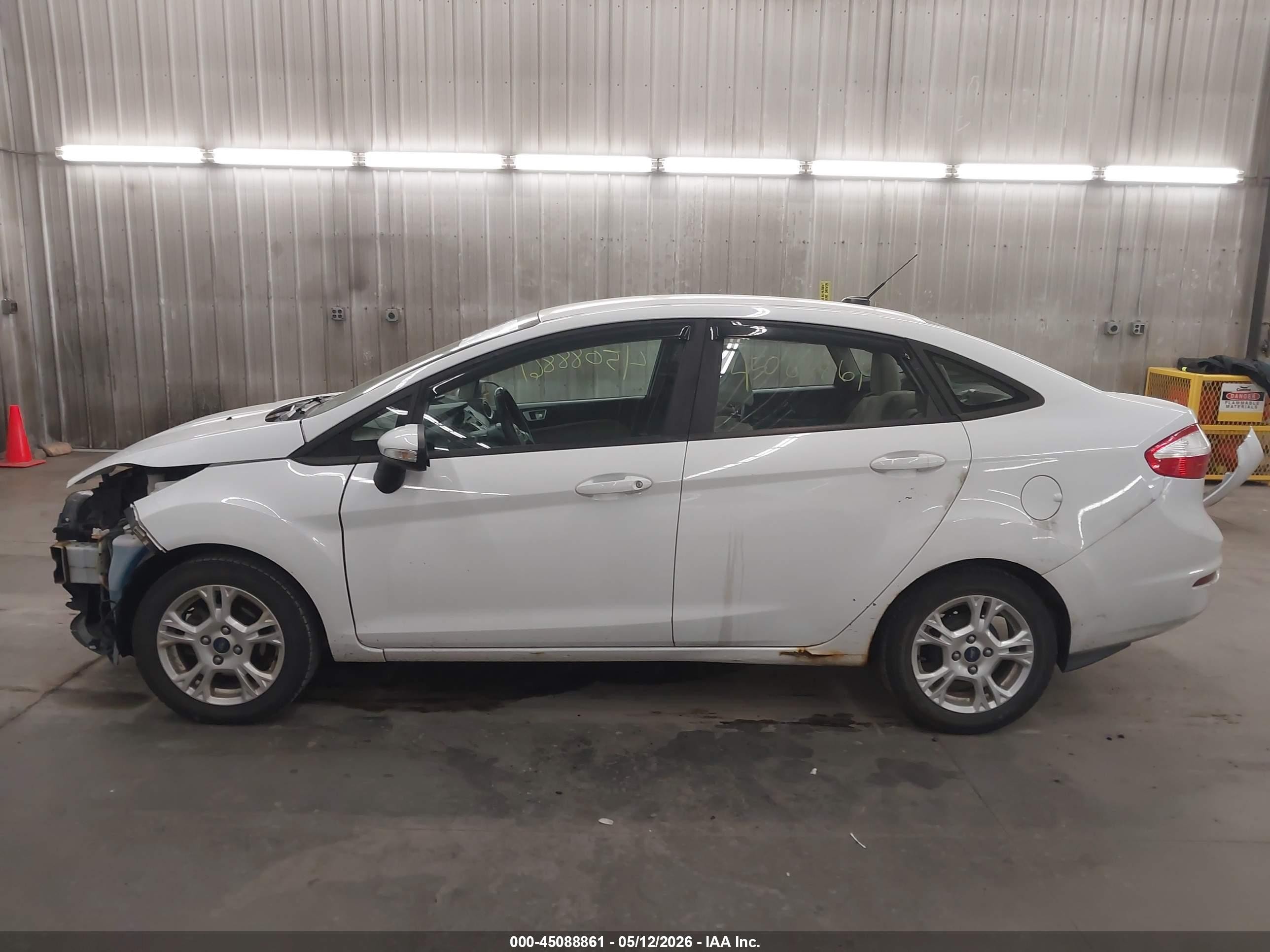 2015 Ford Fiesta Se Белый vin: 3FADP4BJ2FM130142