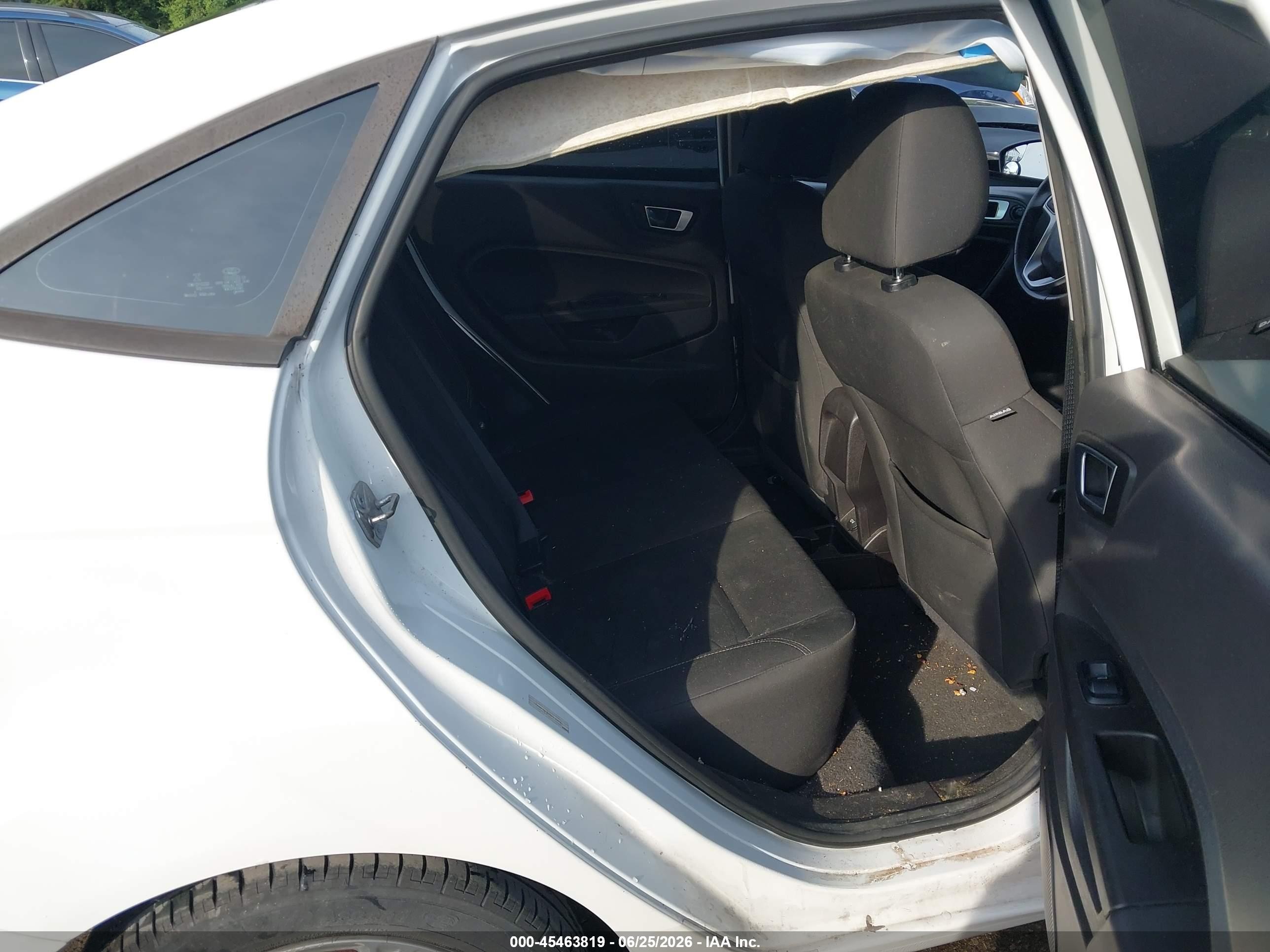 2015 Ford Fiesta Se White vin: 3FADP4BJ2FM132781