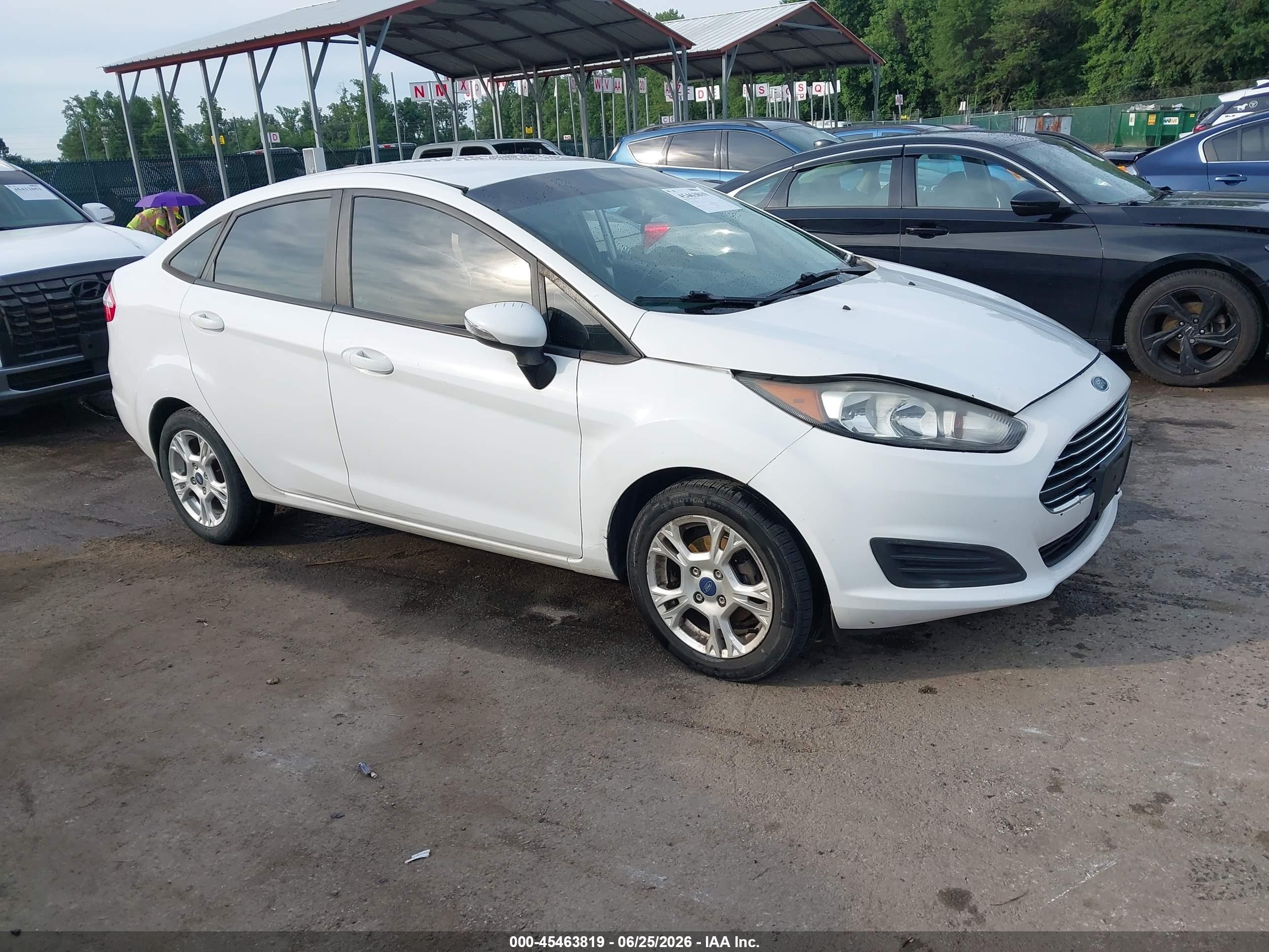 2015 Ford Fiesta Se White vin: 3FADP4BJ2FM132781