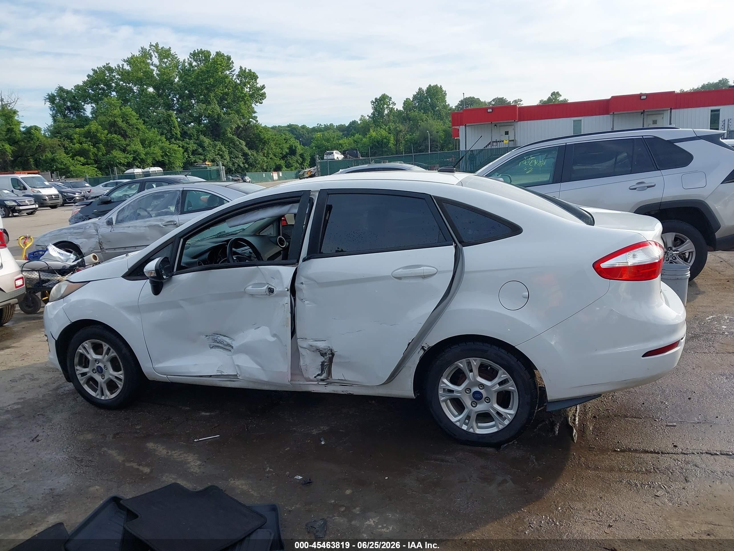 2015 Ford Fiesta Se White vin: 3FADP4BJ2FM132781