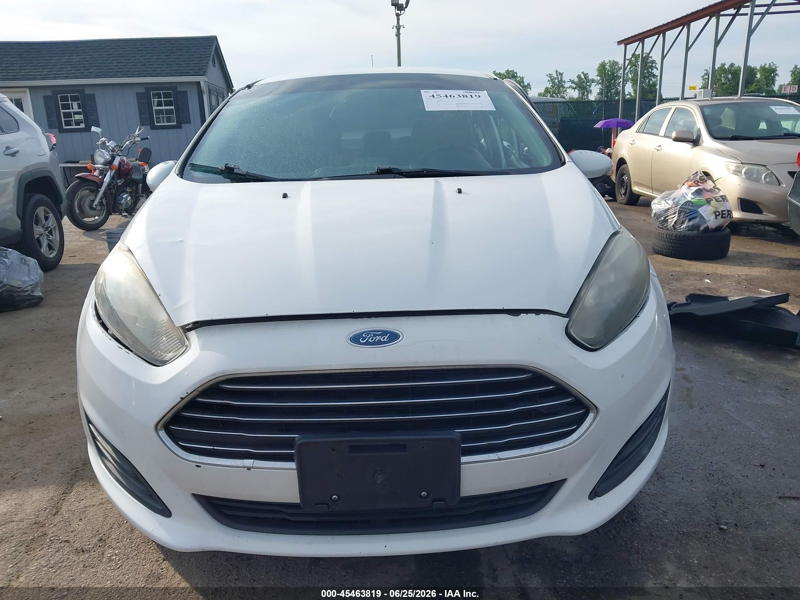 2015 Ford Fiesta Se White vin: 3FADP4BJ2FM132781