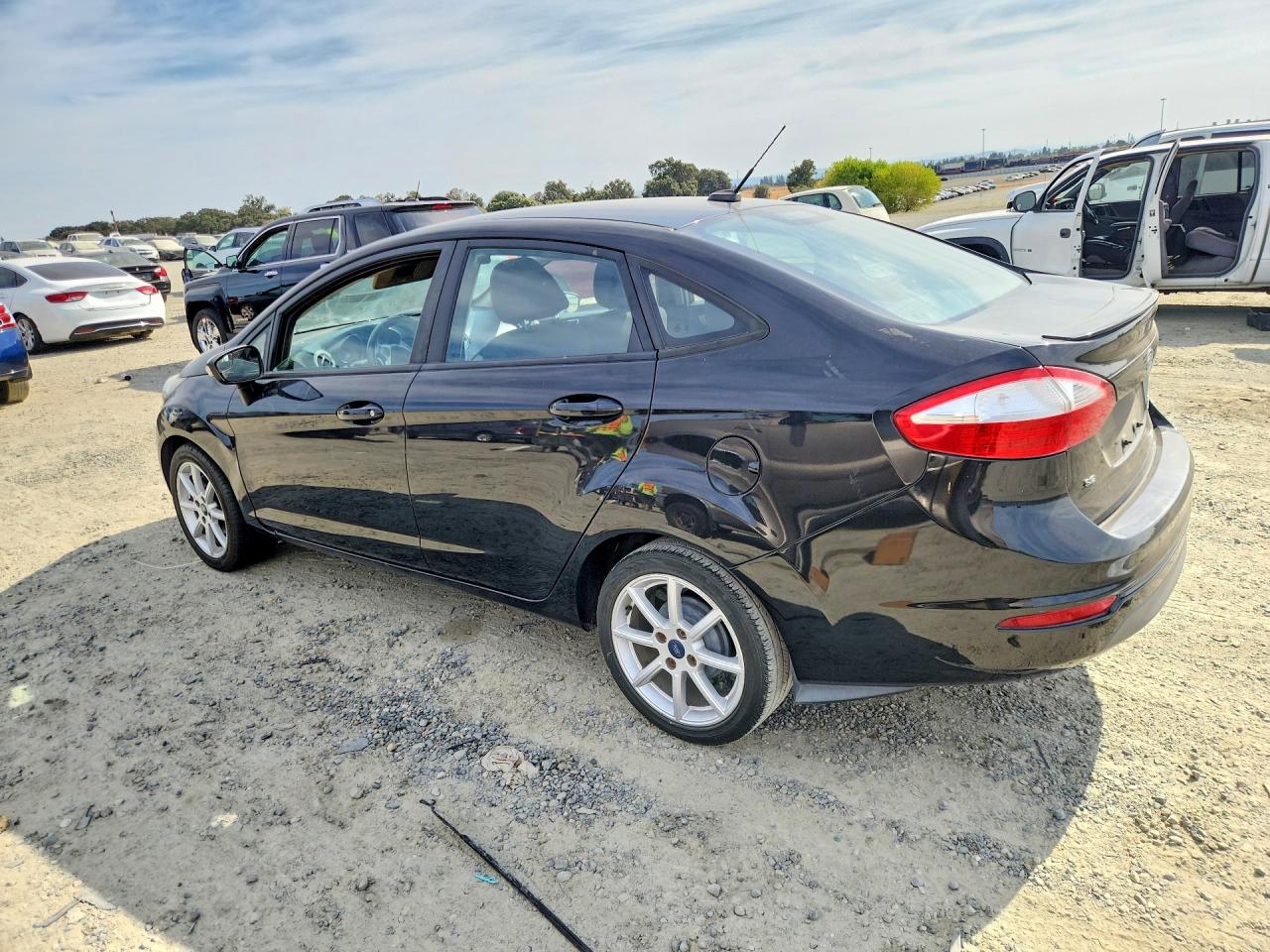 2015 Ford Fiesta Se Black vin: 3FADP4BJ2FM164727