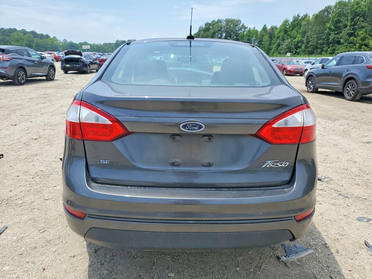 2015 Ford Fiesta Se Charcoal vin: 3FADP4BJ2FM181530