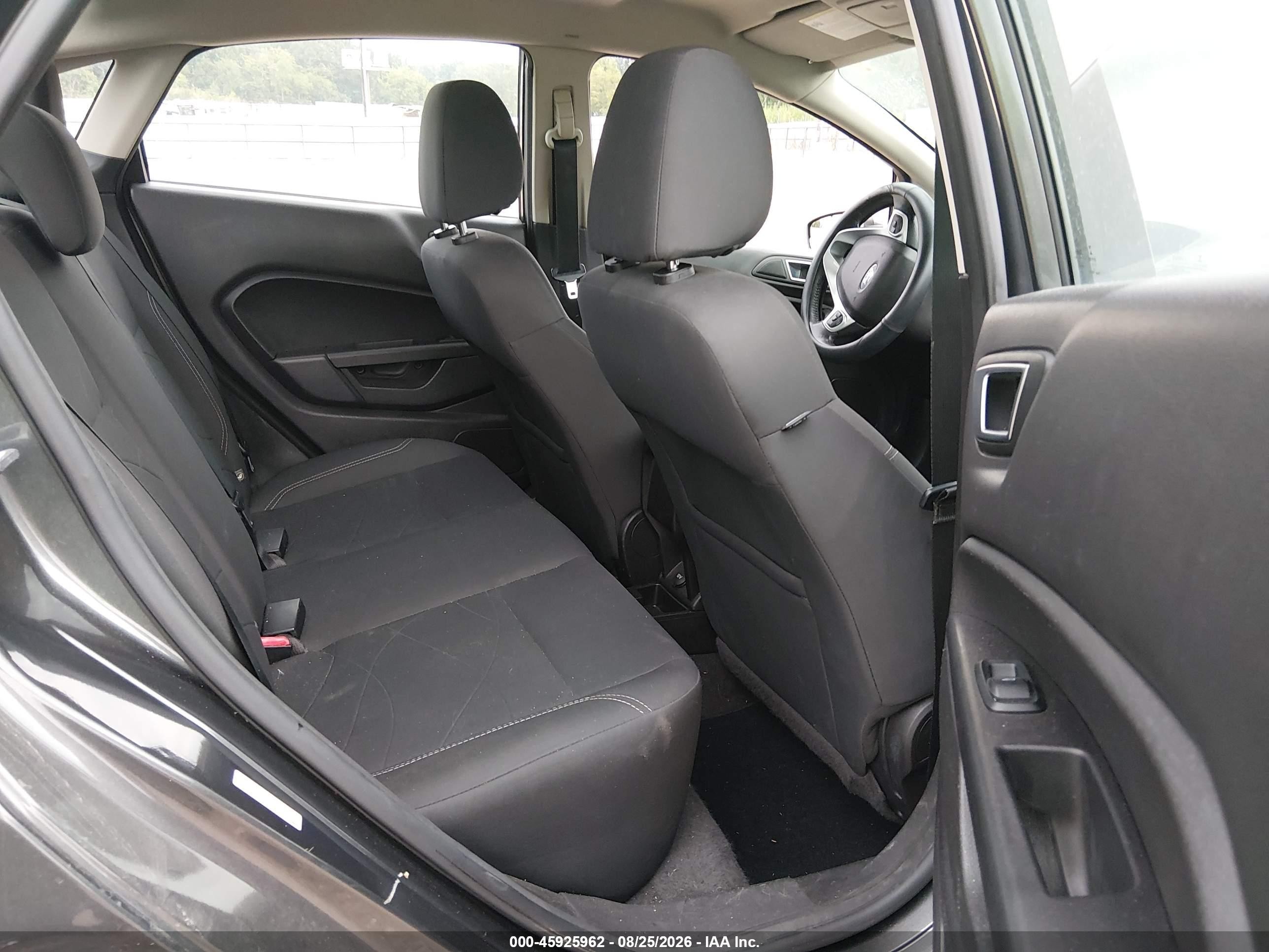 2015 Ford Fiesta Se Gray vin: 3FADP4BJ2FM196447