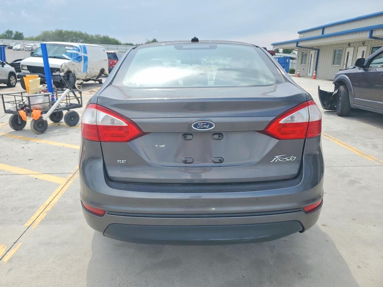 2015 Ford Fiesta Se Gray vin: 3FADP4BJ2FM207785