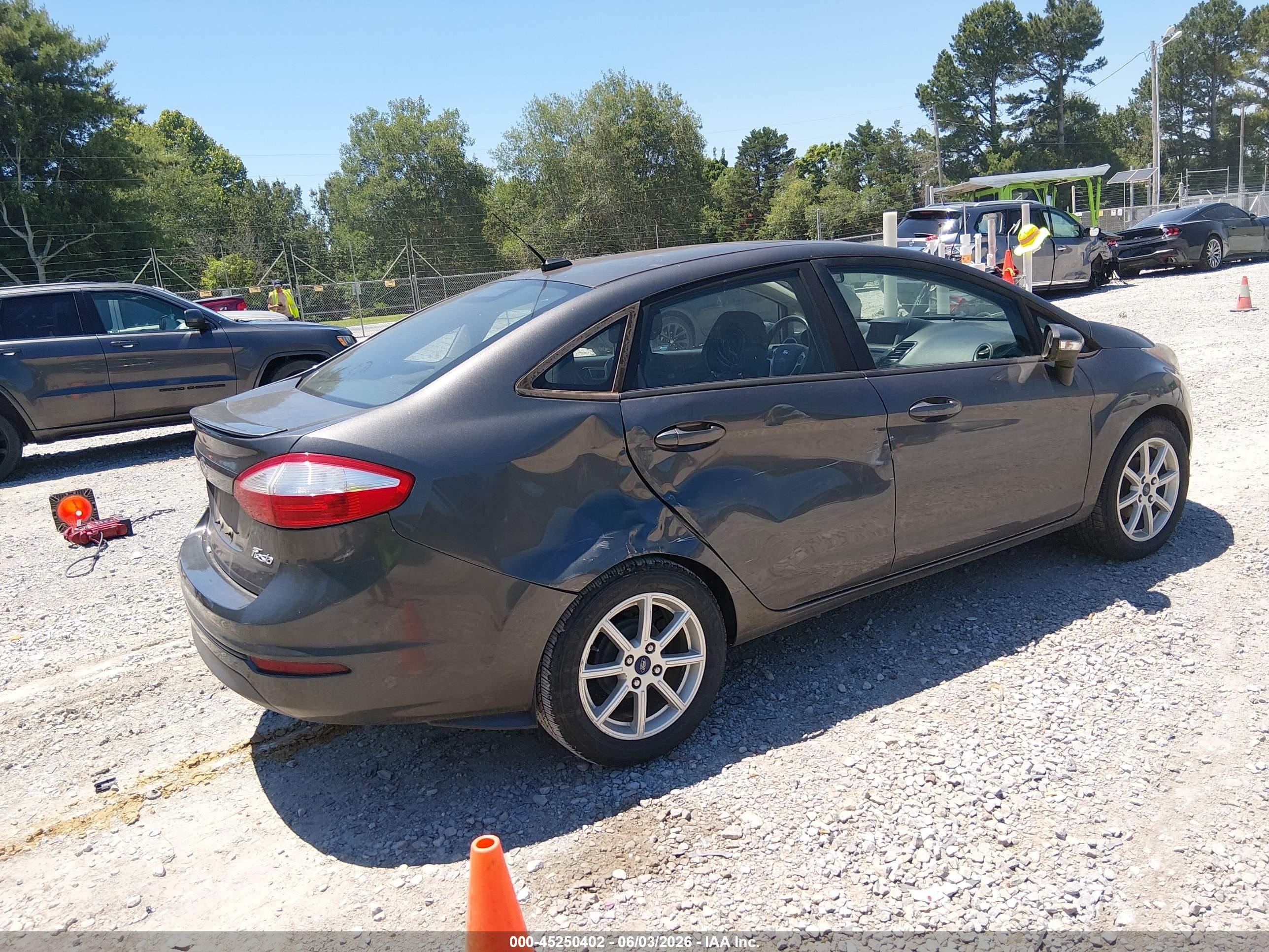 2015 Ford Fiesta Se Gray vin: 3FADP4BJ2FM216020