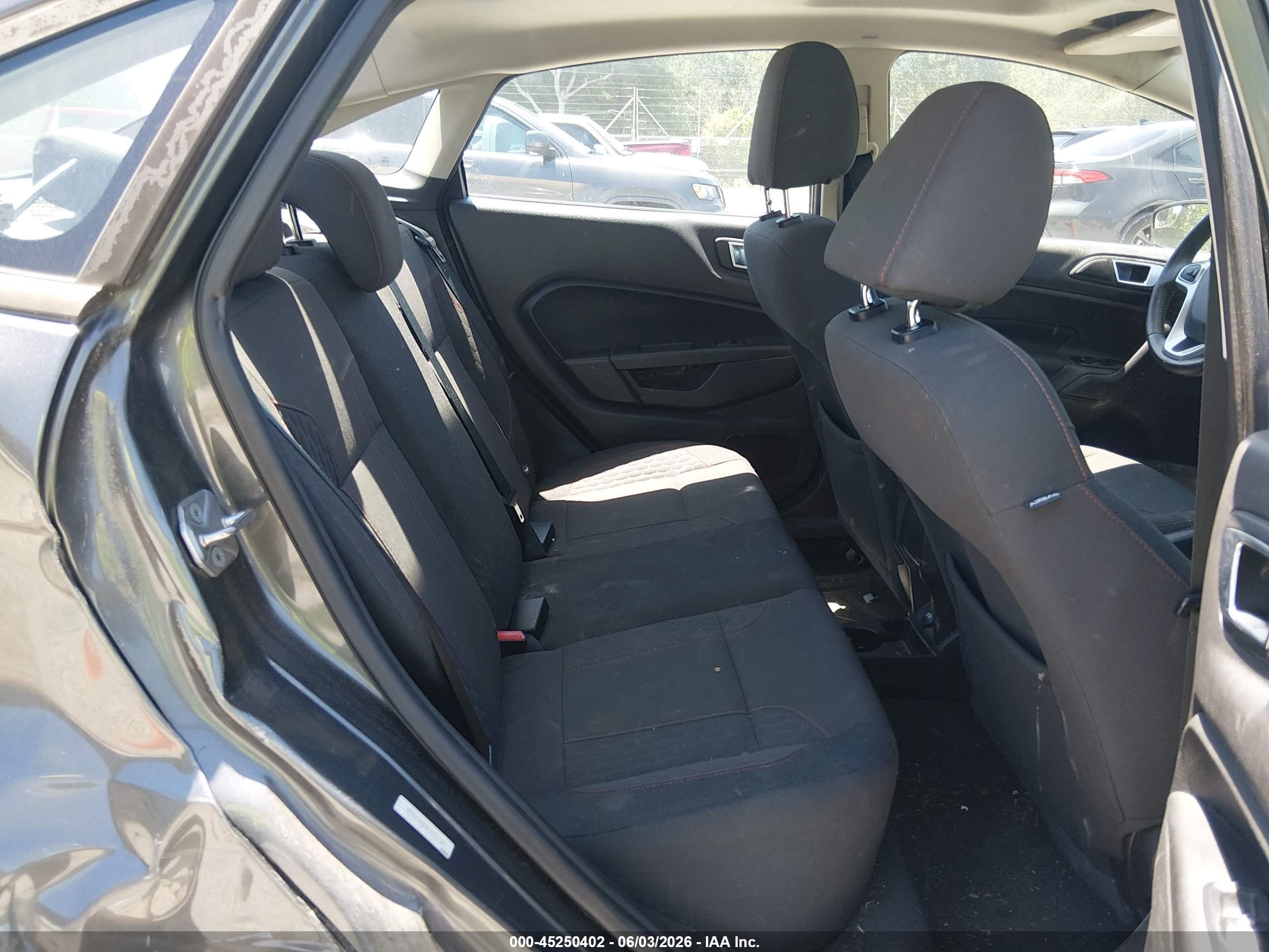 2015 Ford Fiesta Se Gray vin: 3FADP4BJ2FM216020