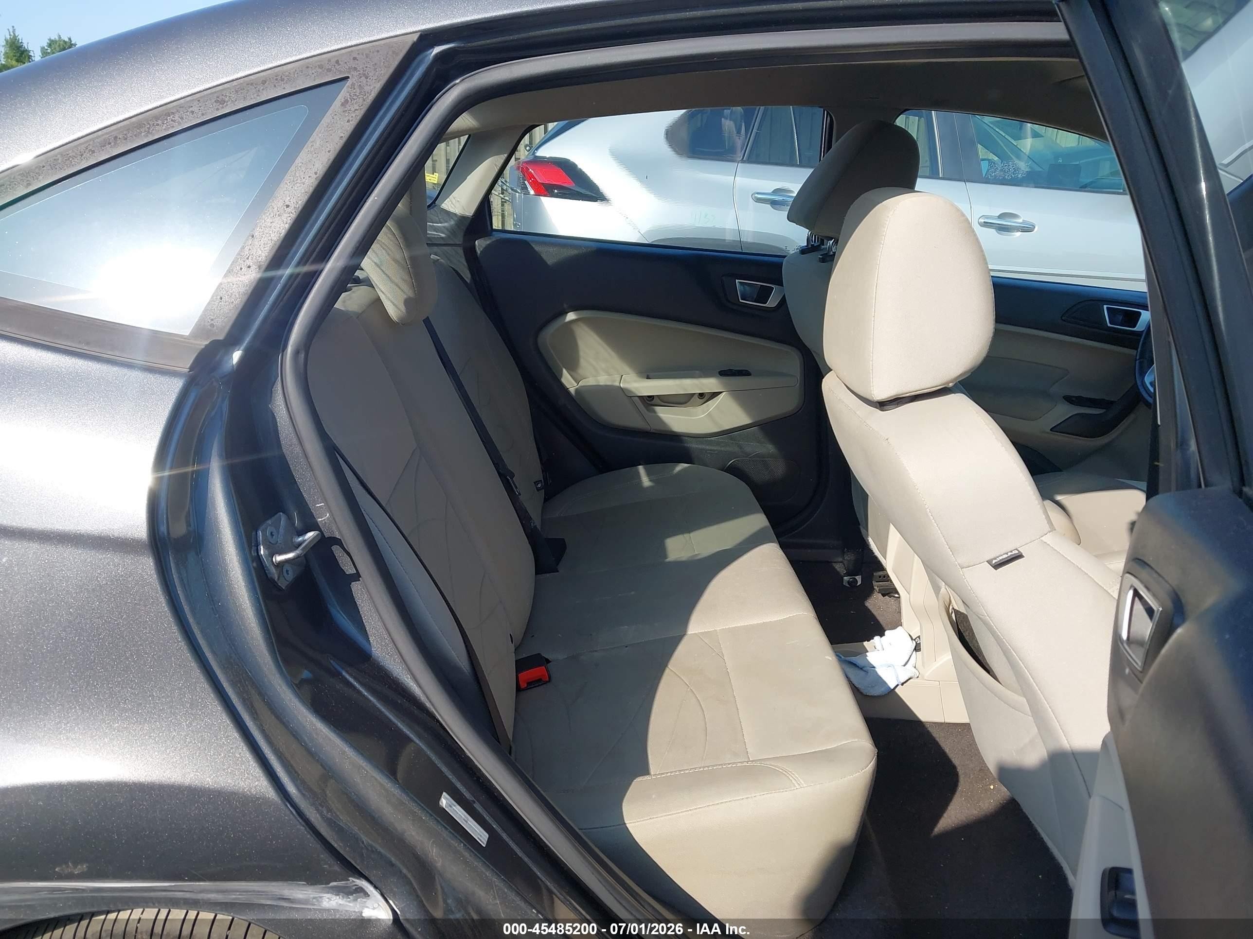 2015 Ford Fiesta Se Gray vin: 3FADP4BJ2FM219015