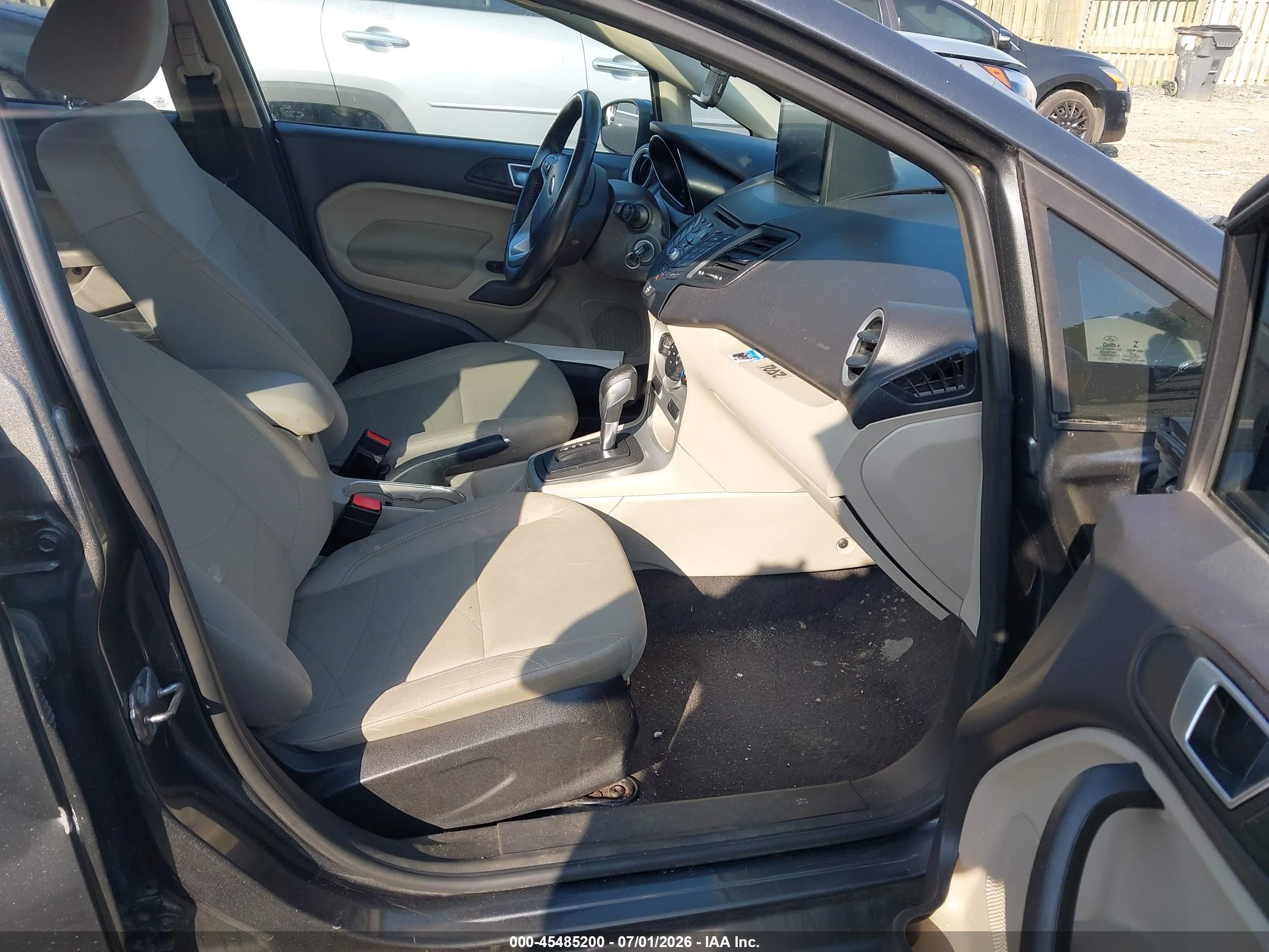 2015 Ford Fiesta Se Gray vin: 3FADP4BJ2FM219015