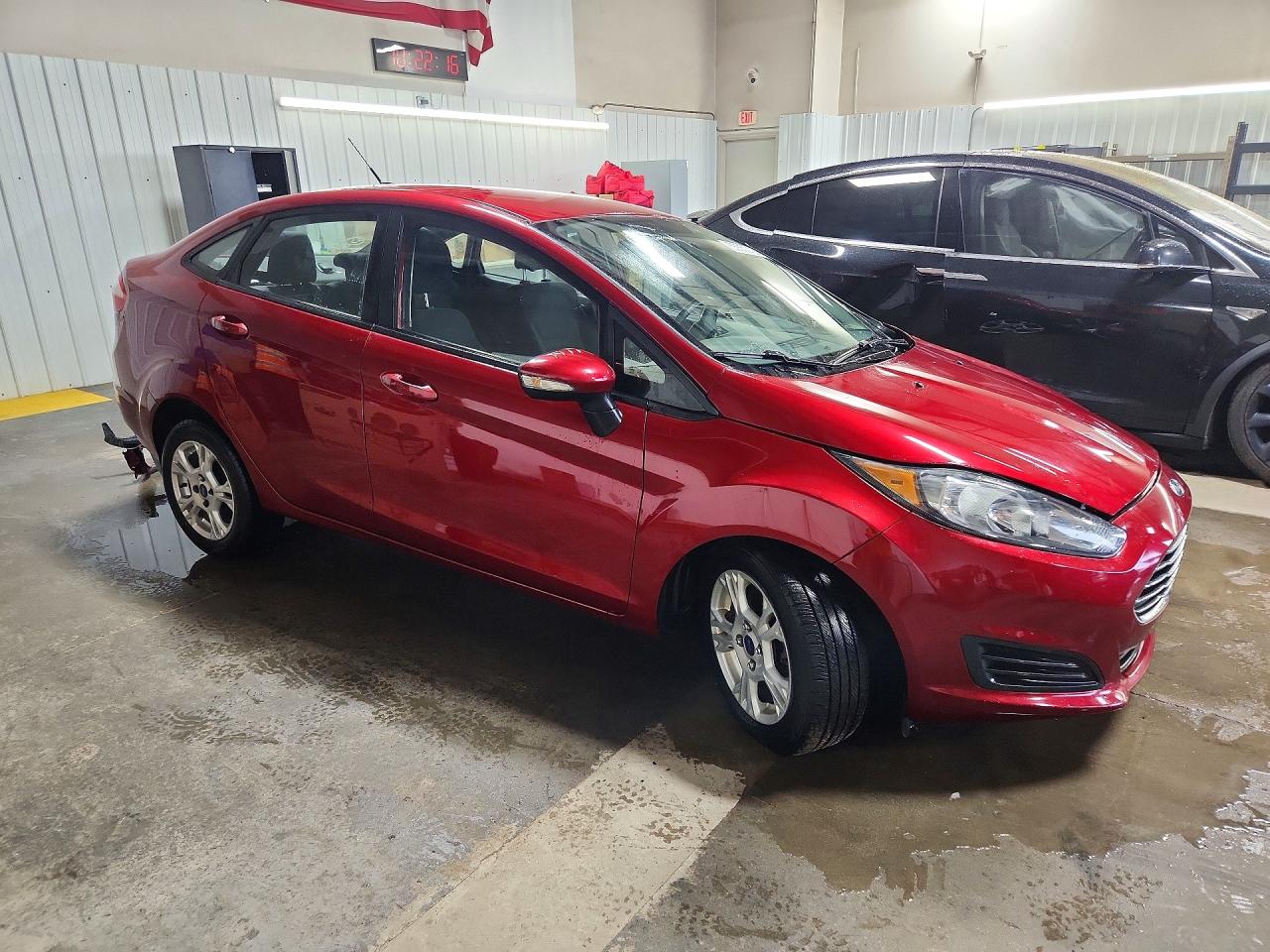2015 Ford Fiesta Se Red vin: 3FADP4BJ2FM224151