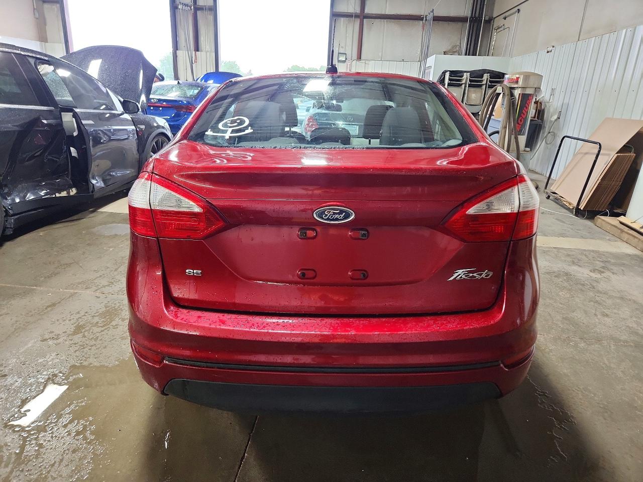 2015 Ford Fiesta Se Red vin: 3FADP4BJ2FM224151