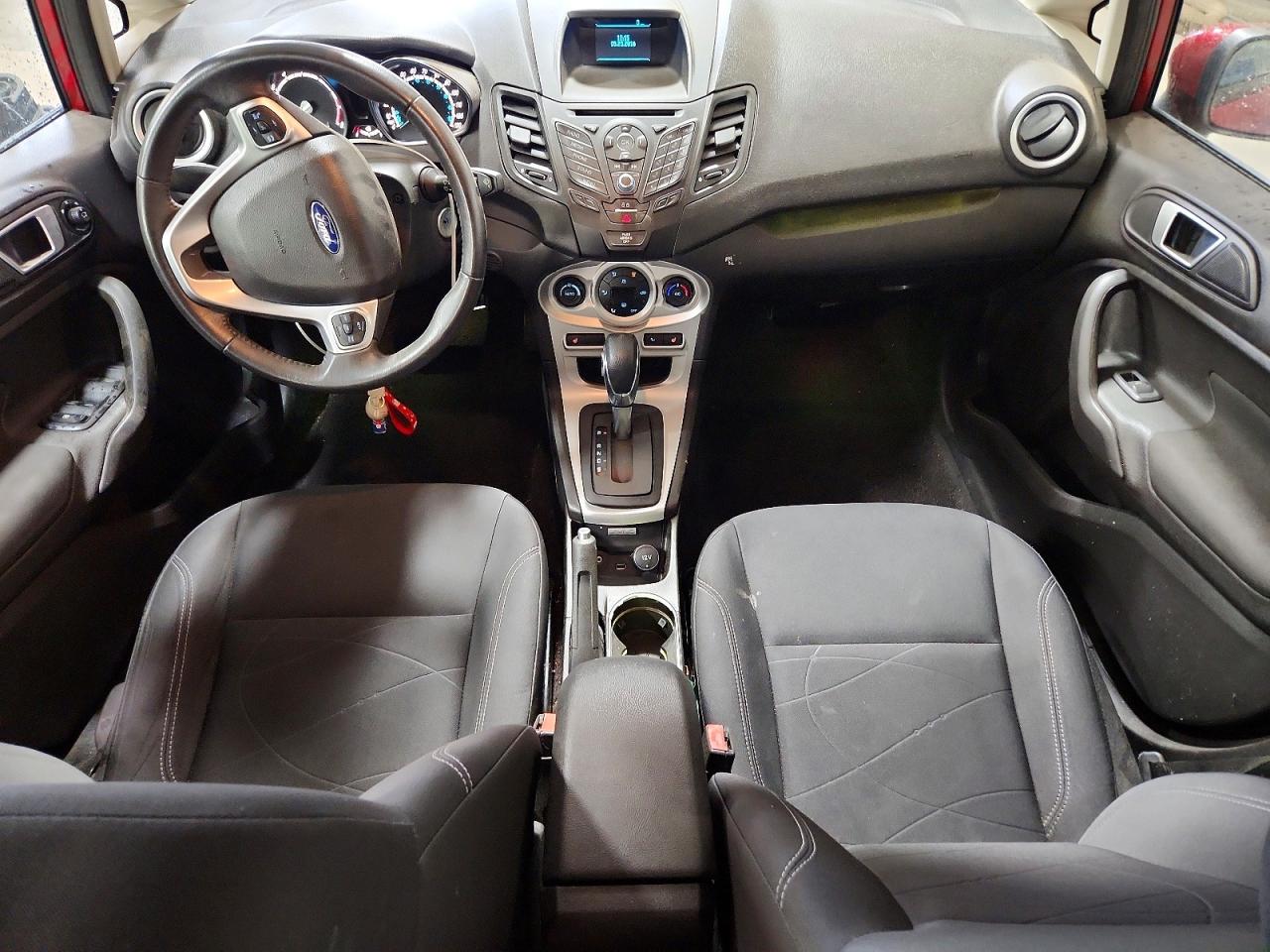2015 Ford Fiesta Se Red vin: 3FADP4BJ2FM224151
