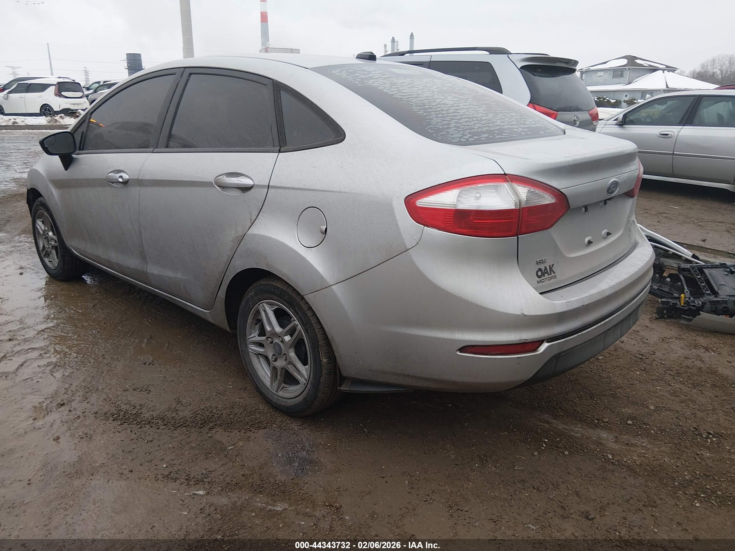 2018 Ford Fiesta Se Silver vin: 3FADP4BJ2JM111311