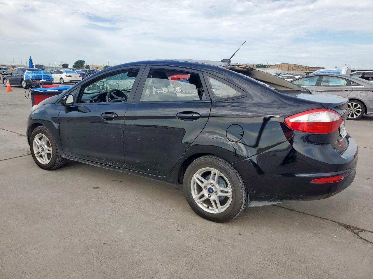 2018 Ford Fiesta Se Black vin: 3FADP4BJ2JM111888
