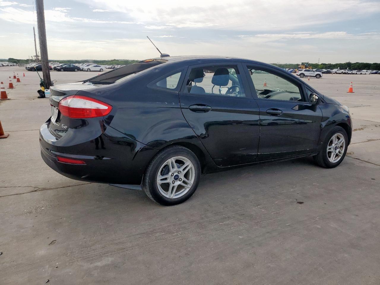 2018 Ford Fiesta Se Black vin: 3FADP4BJ2JM111888