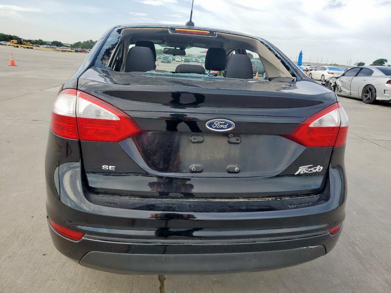 2018 Ford Fiesta Se Black vin: 3FADP4BJ2JM111888