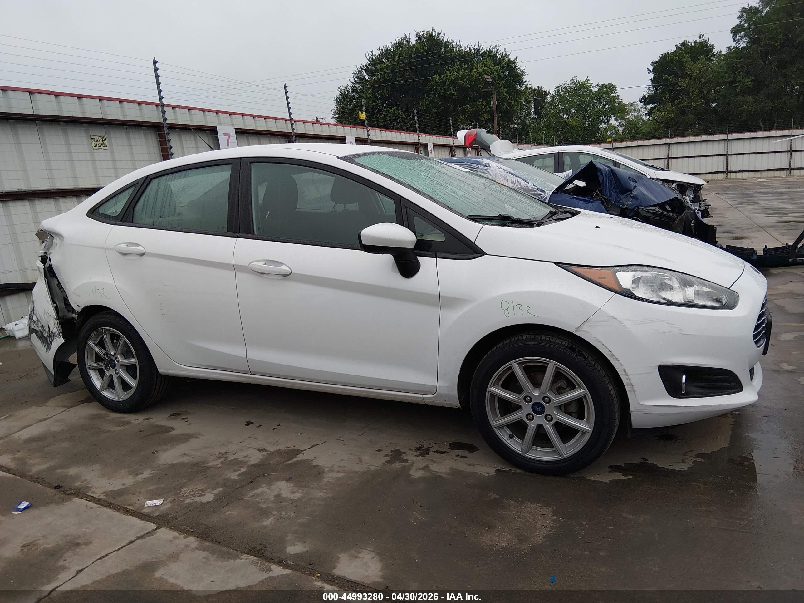 2019 Ford Fiesta Se White vin: 3FADP4BJ2KM143239