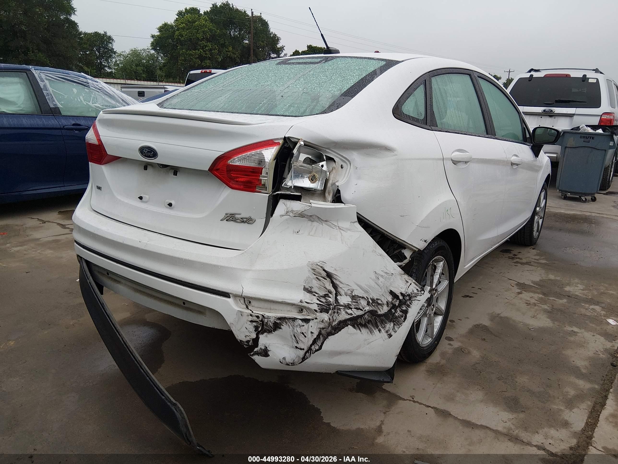 2019 Ford Fiesta Se White vin: 3FADP4BJ2KM143239