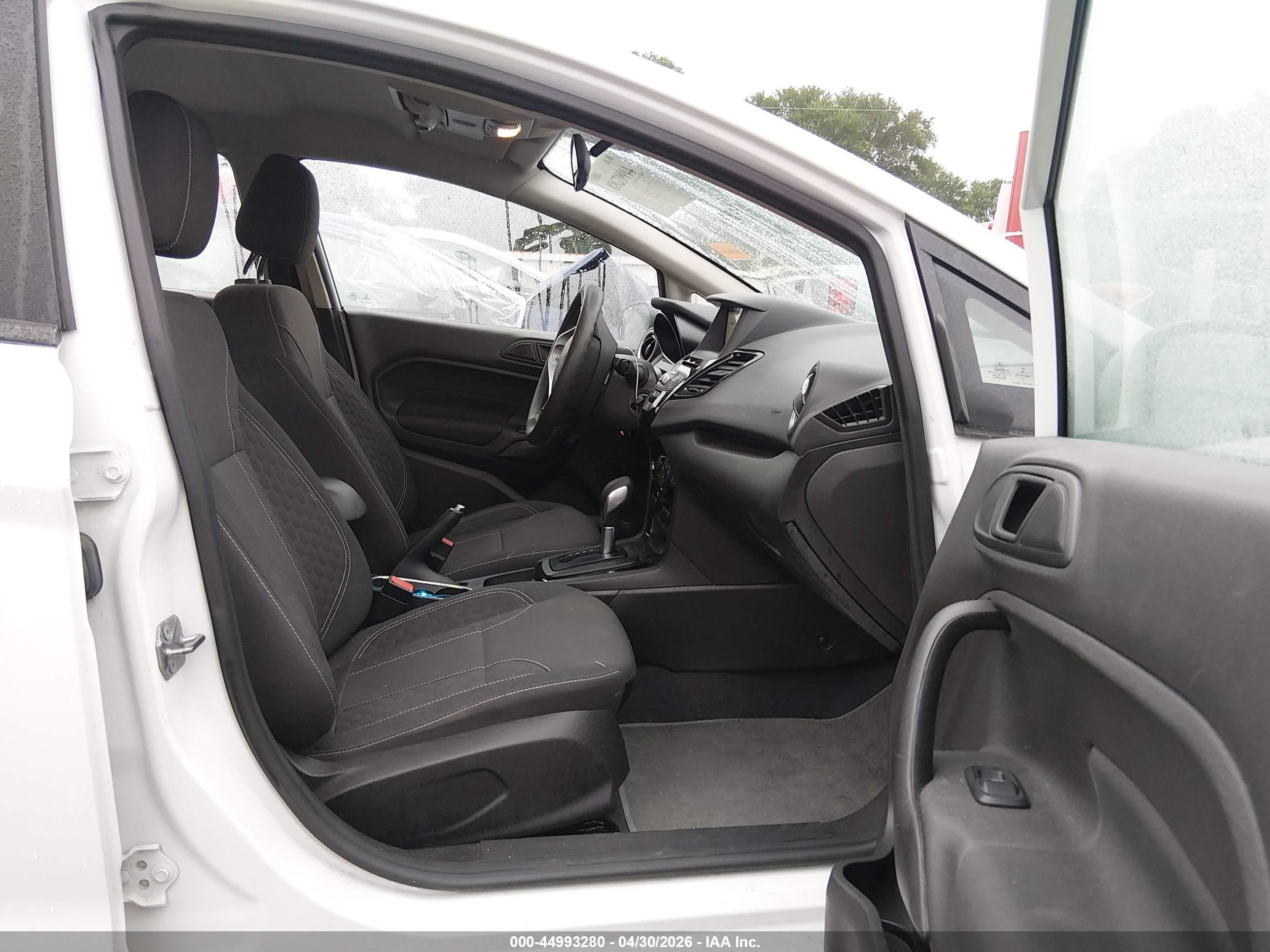 2019 Ford Fiesta Se White vin: 3FADP4BJ2KM143239