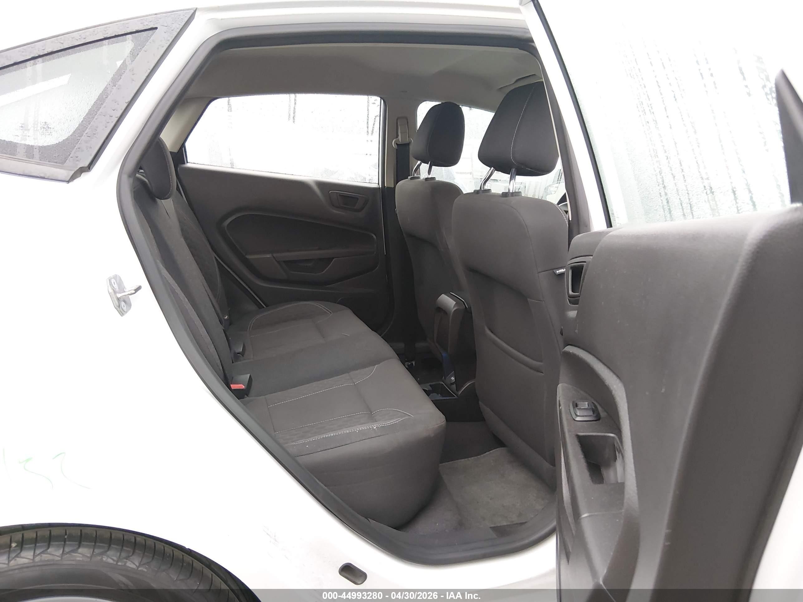2019 Ford Fiesta Se White vin: 3FADP4BJ2KM143239