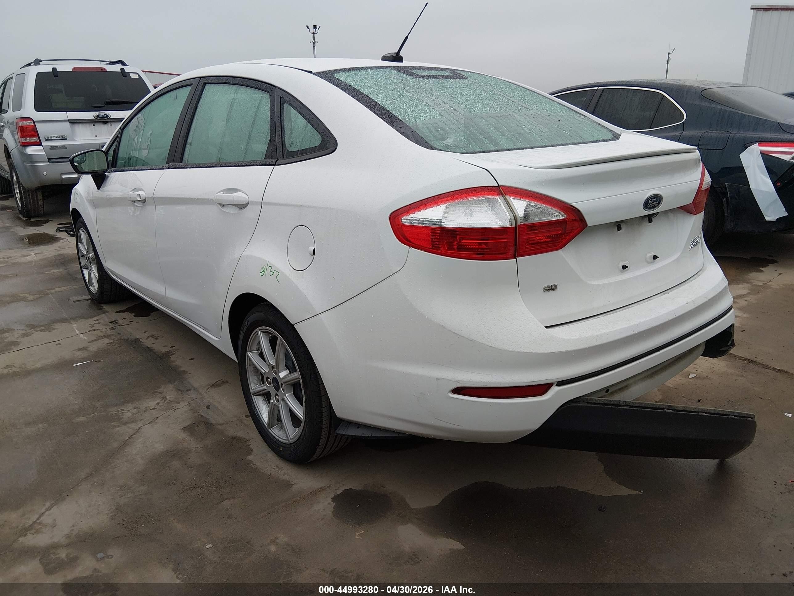 2019 Ford Fiesta Se White vin: 3FADP4BJ2KM143239