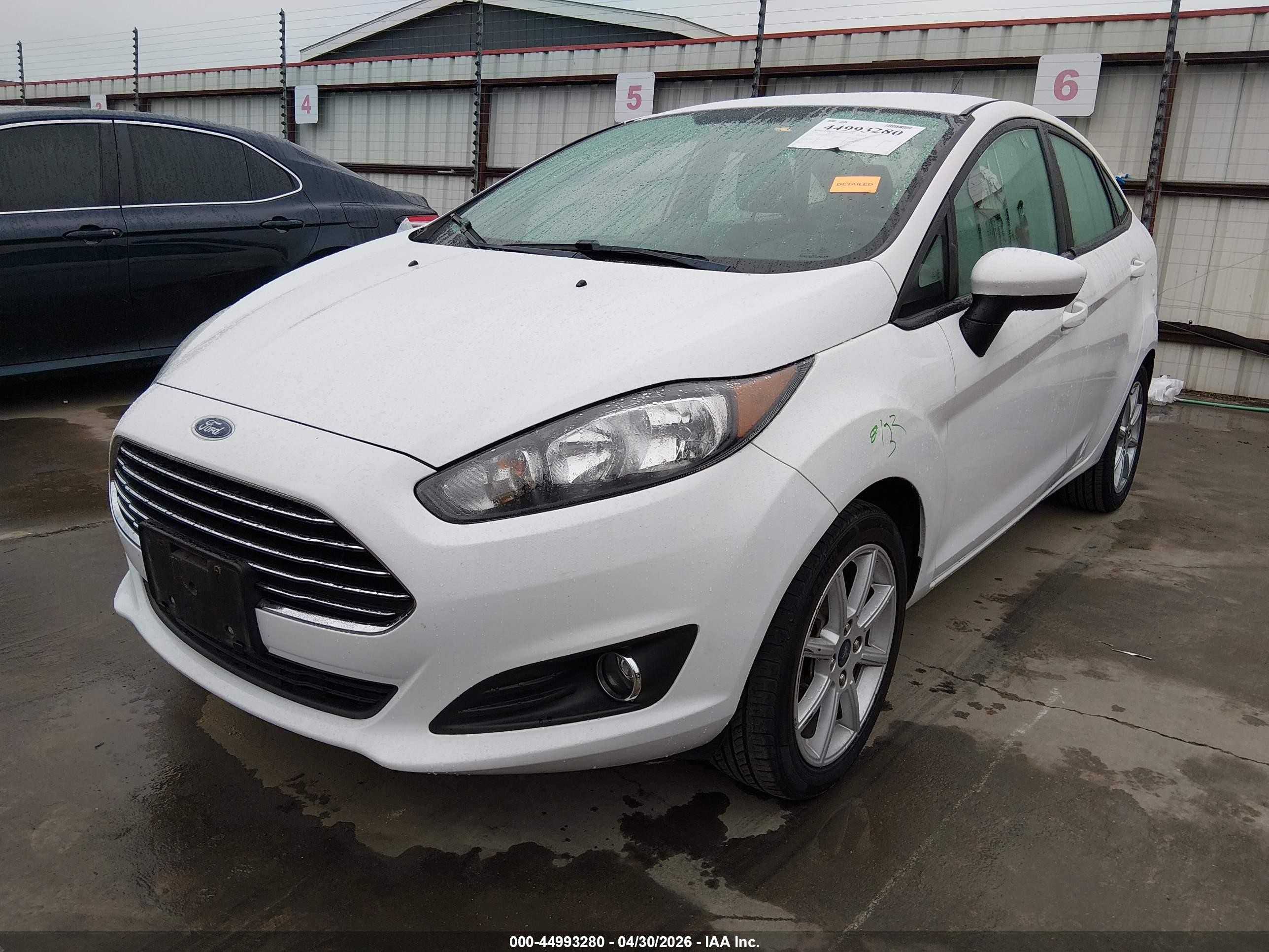 2019 Ford Fiesta Se White vin: 3FADP4BJ2KM143239