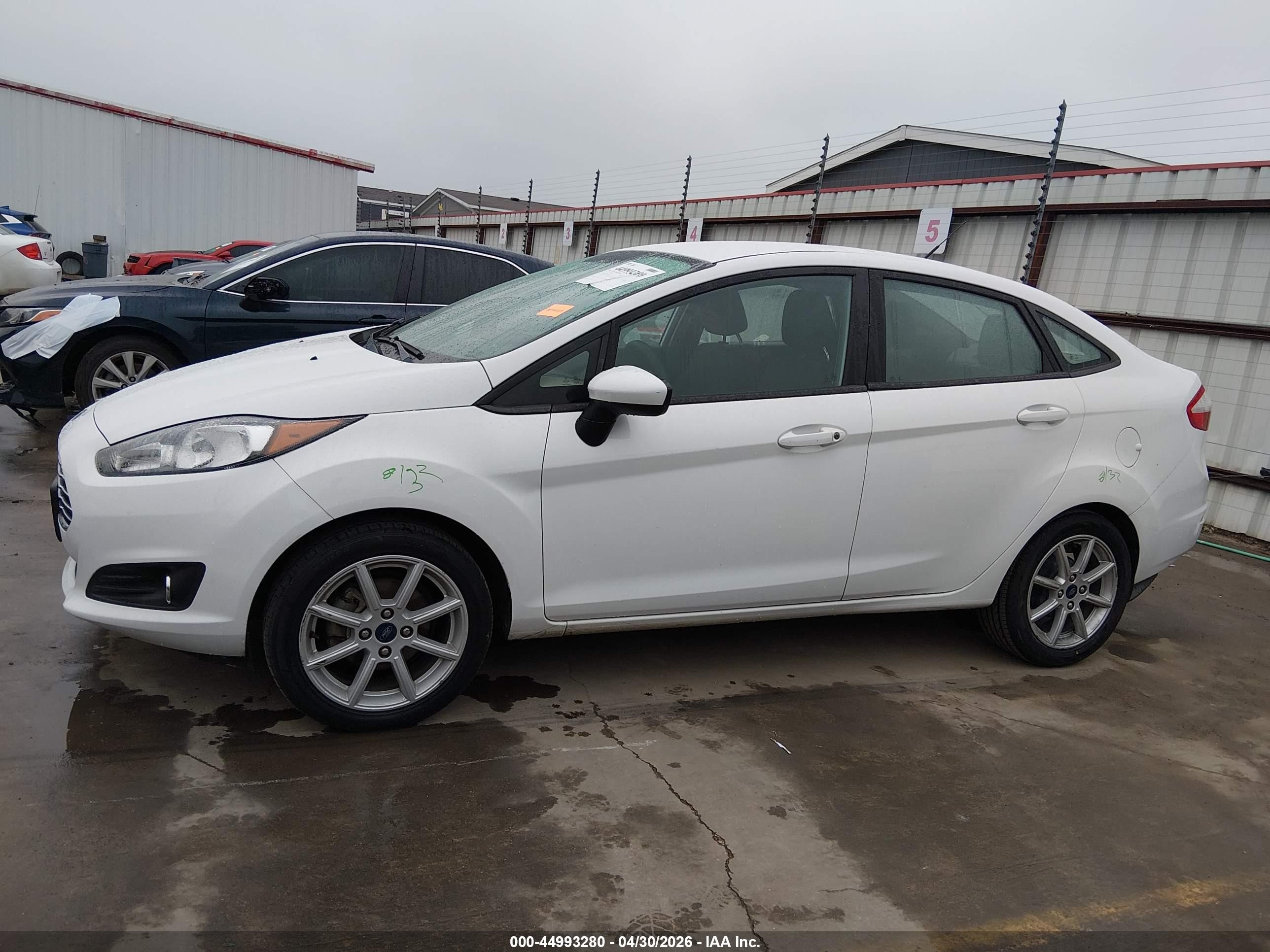 2019 Ford Fiesta Se White vin: 3FADP4BJ2KM143239