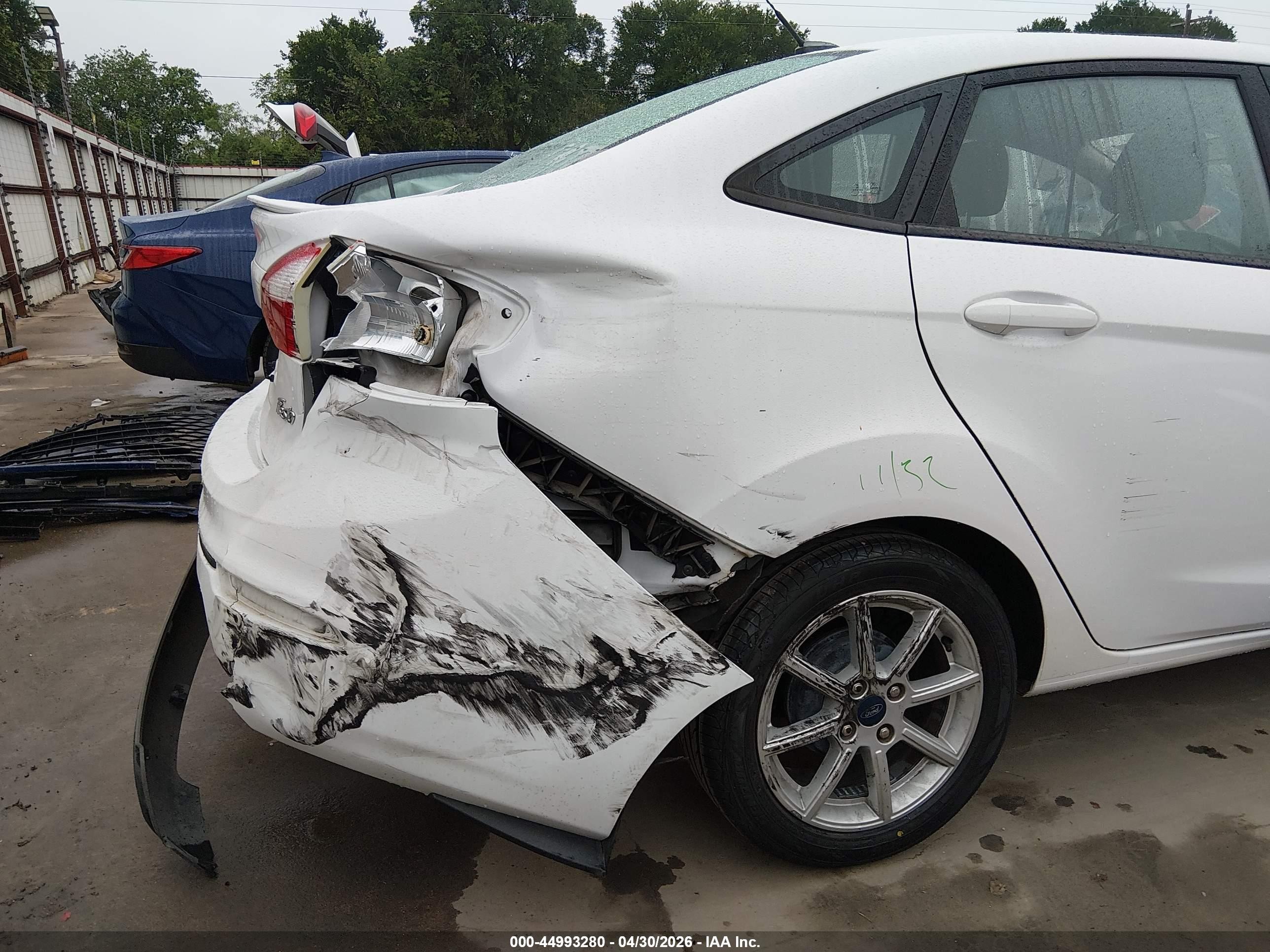 2019 Ford Fiesta Se White vin: 3FADP4BJ2KM143239