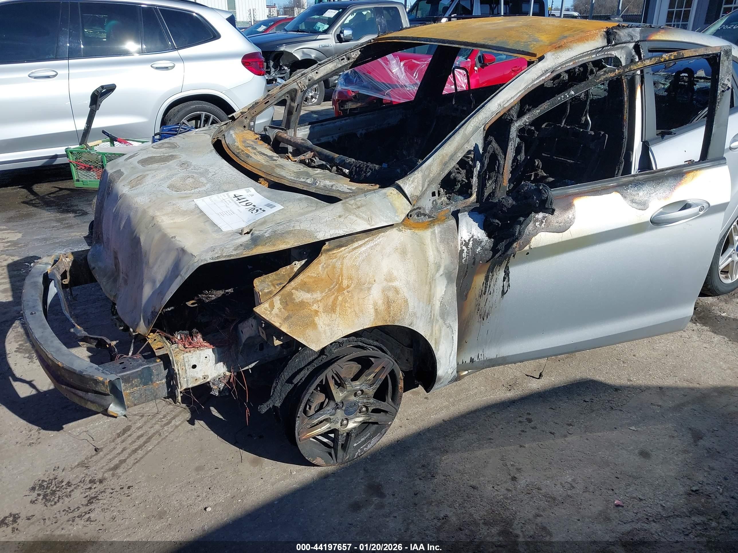 2019 Ford Fiesta Se Silver vin: 3FADP4BJ2KM147369