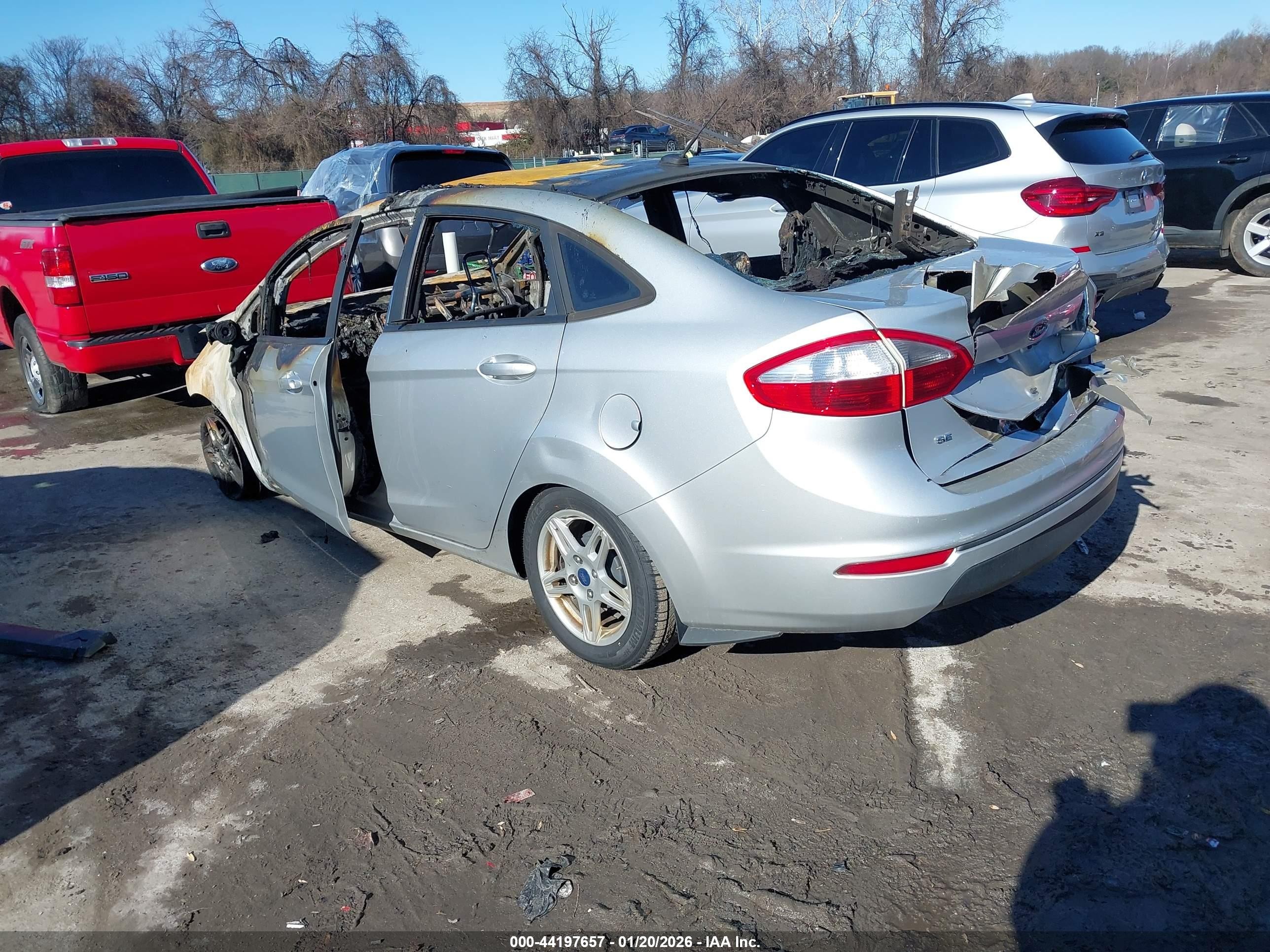 2019 Ford Fiesta Se Silver vin: 3FADP4BJ2KM147369